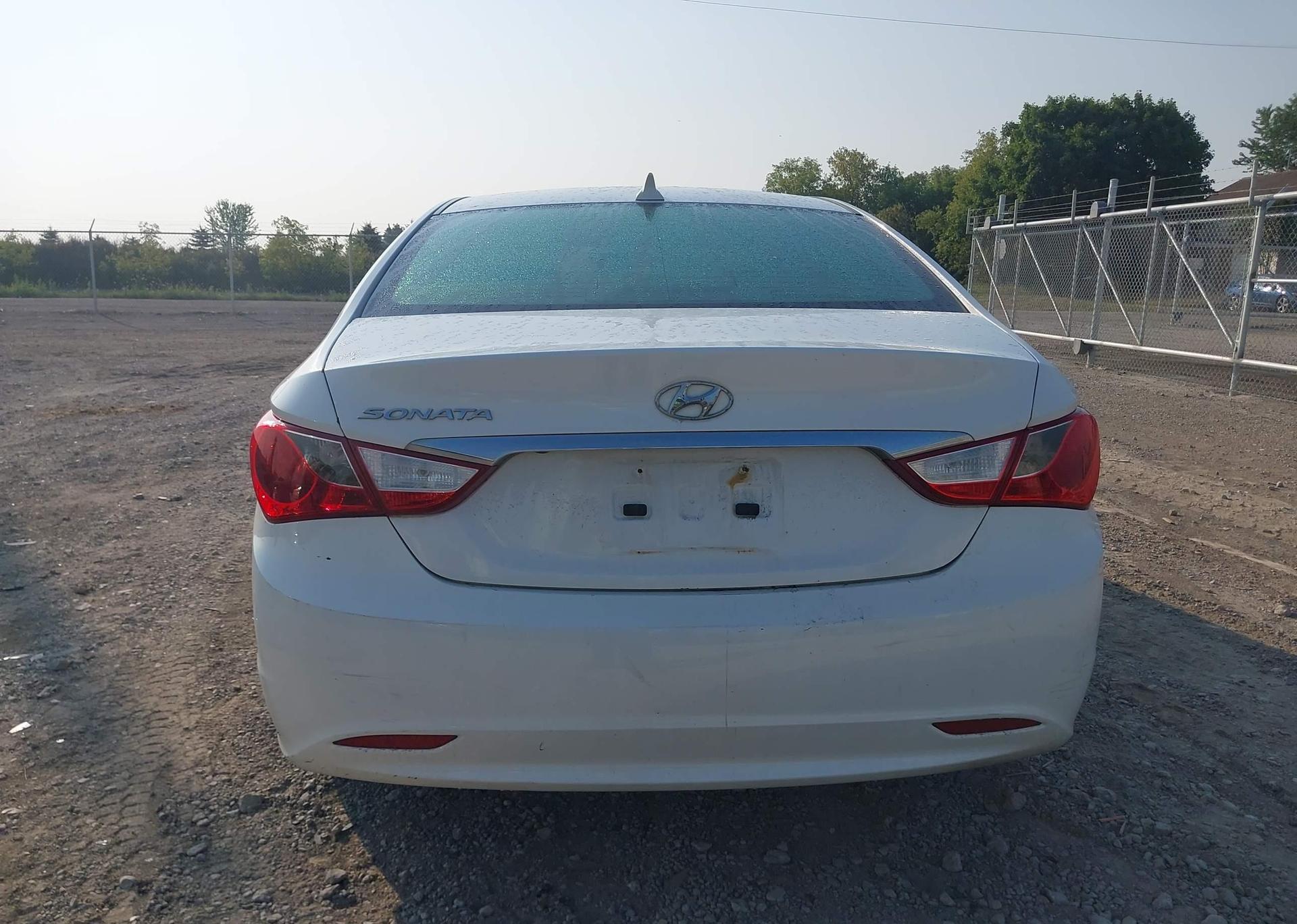 2011 HYUNDAI SONATA GLS
