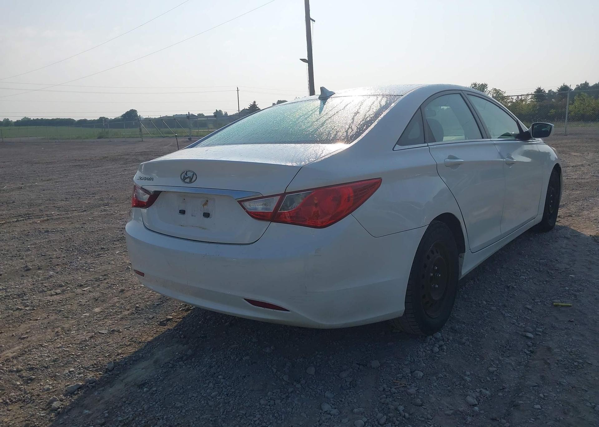 2011 HYUNDAI SONATA GLS
