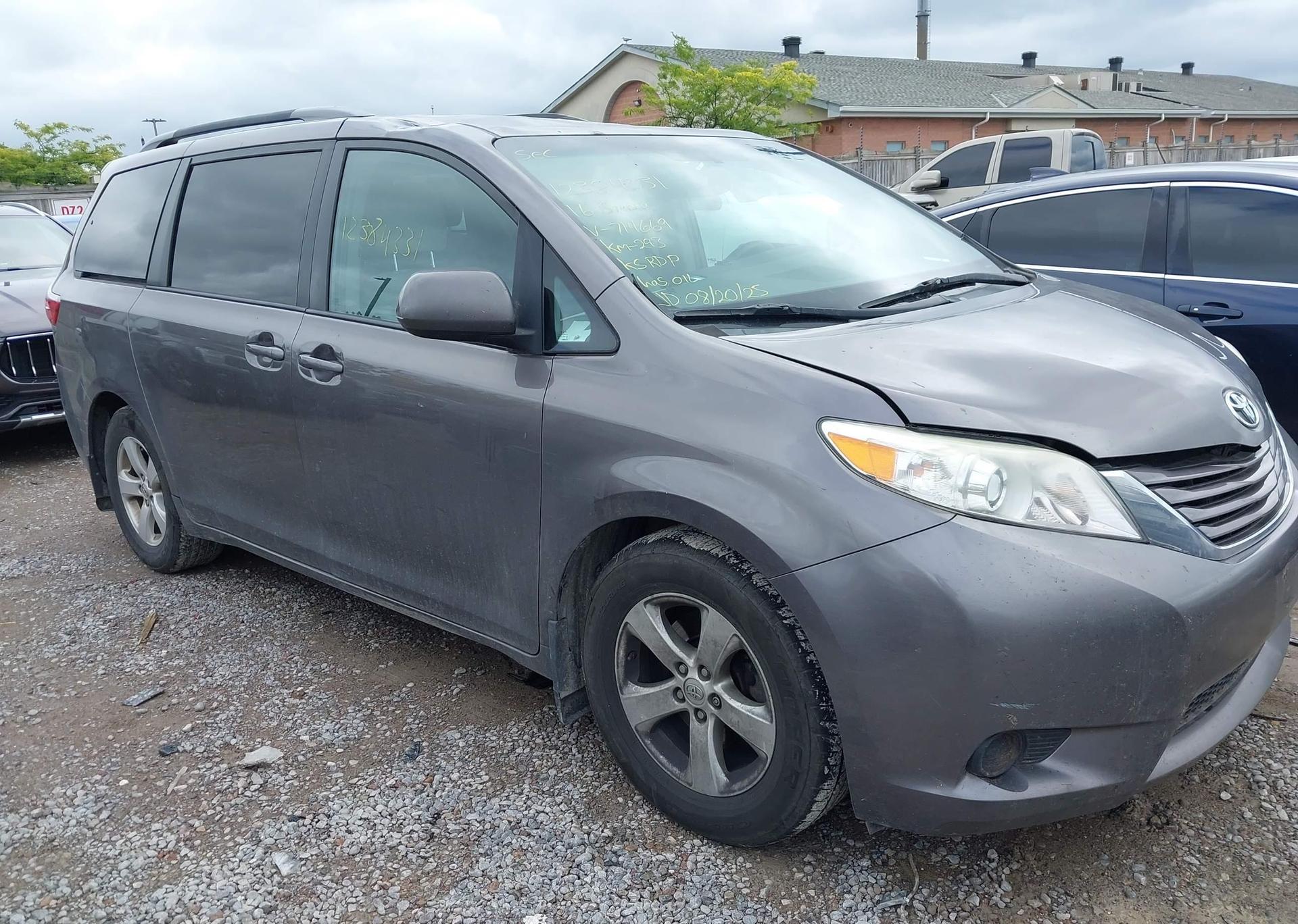 2016 TOYOTA SIENNA LE 8 PASSENGER