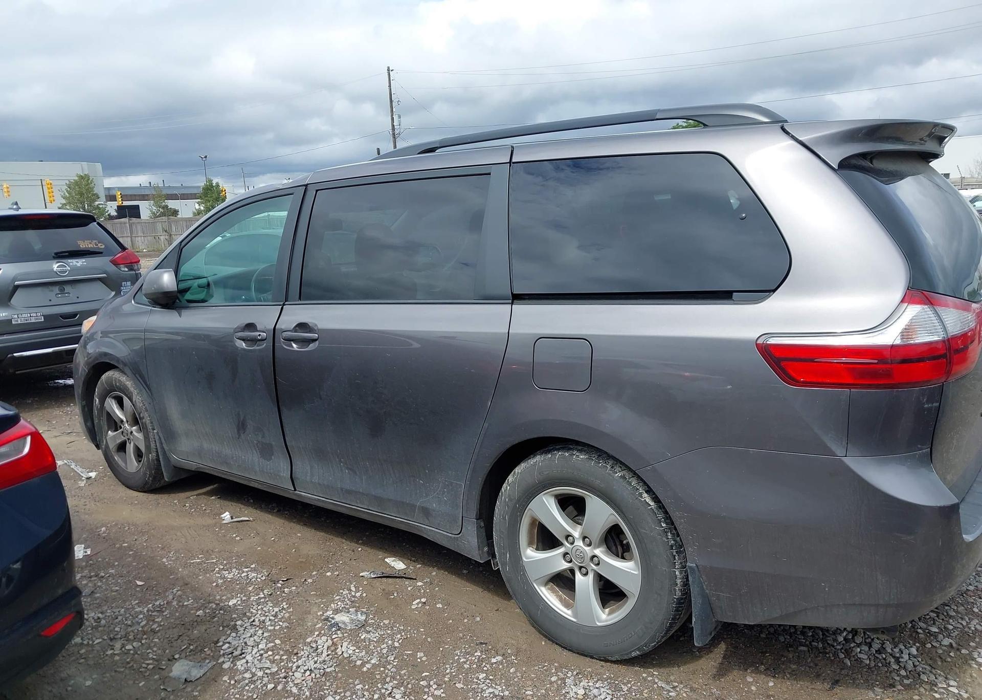 2016 TOYOTA SIENNA LE 8 PASSENGER
