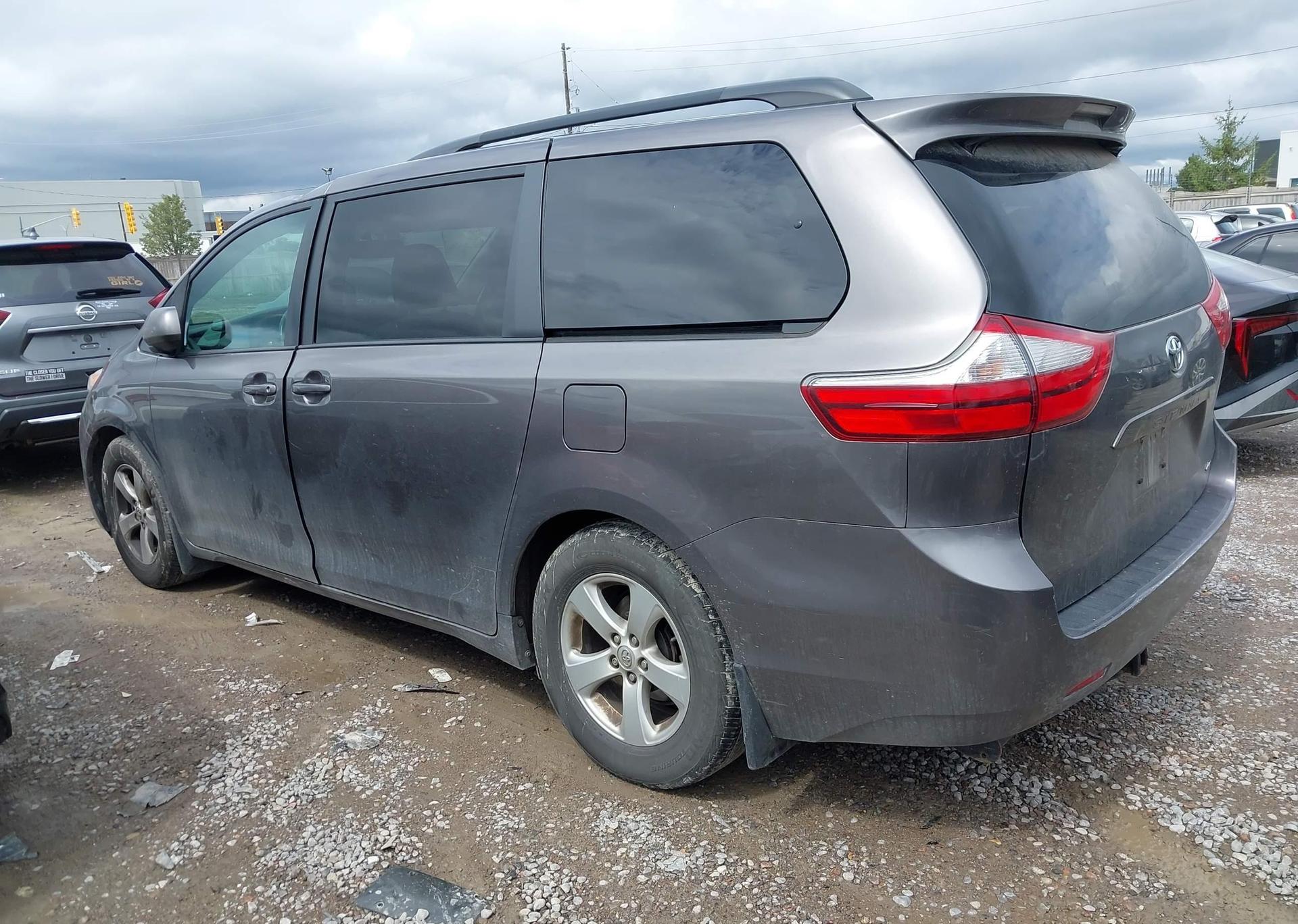 2016 TOYOTA SIENNA LE 8 PASSENGER