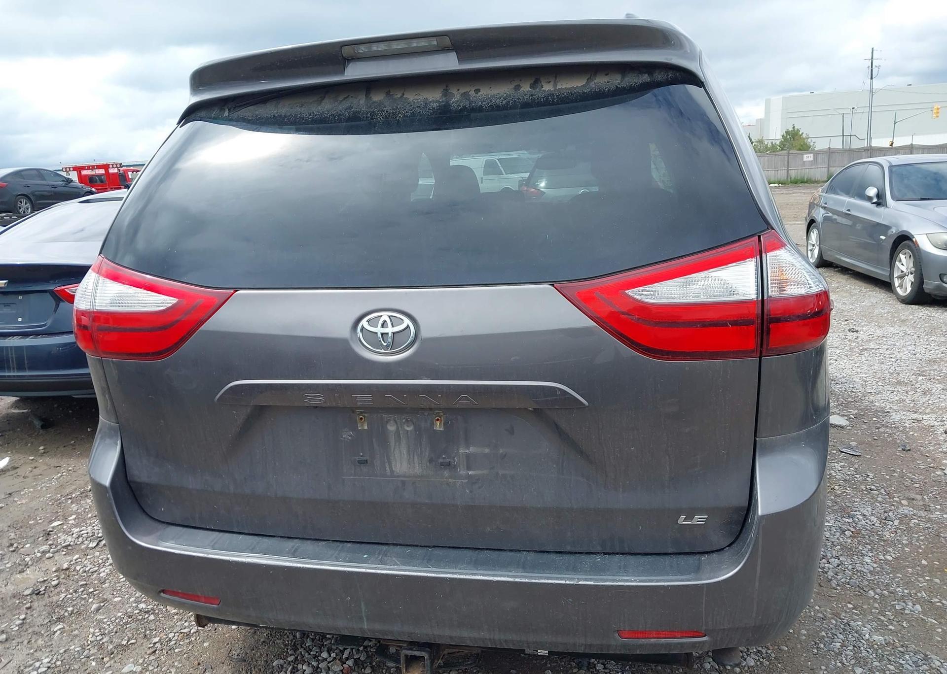 2016 TOYOTA SIENNA LE 8 PASSENGER