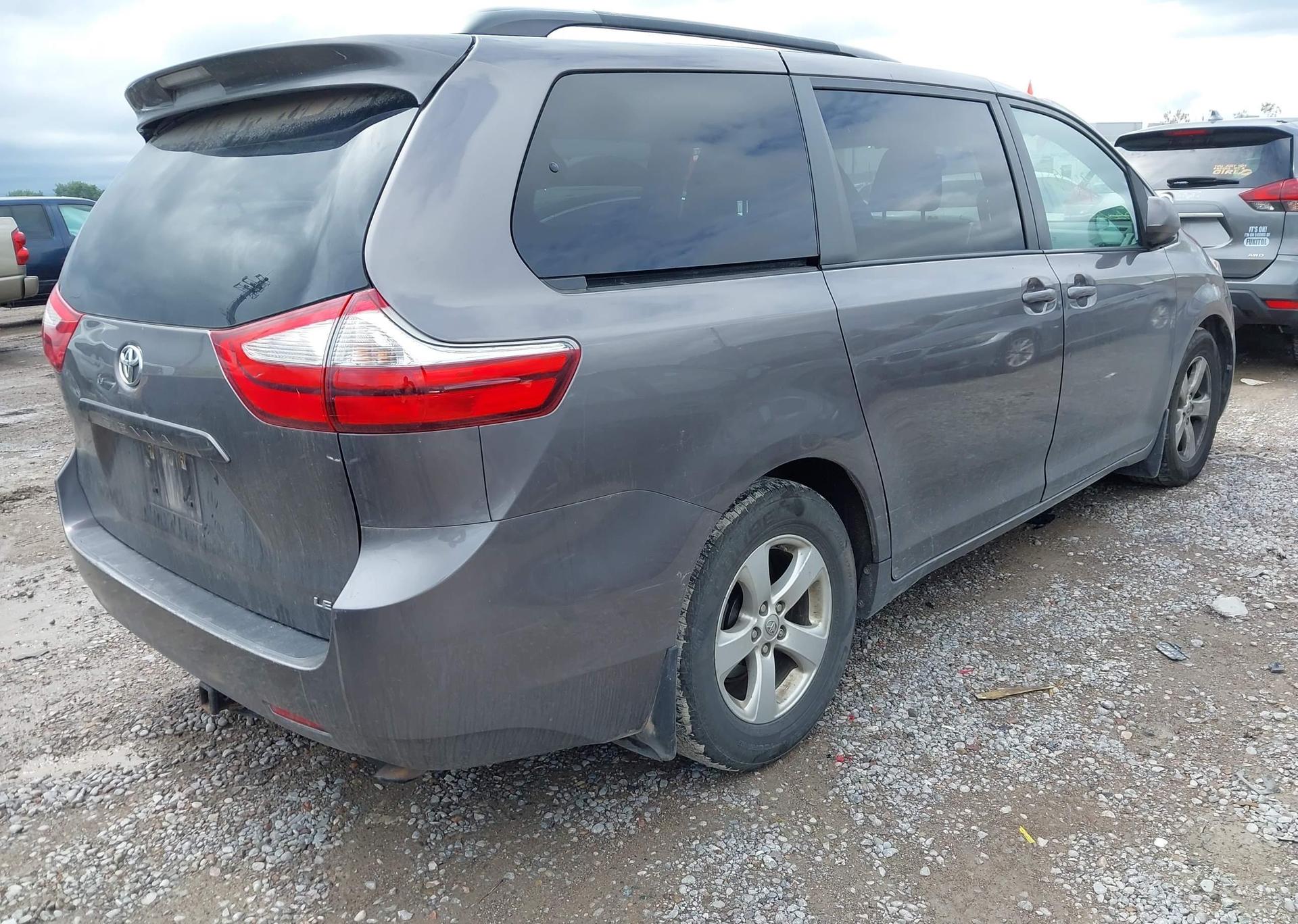 2016 TOYOTA SIENNA LE 8 PASSENGER