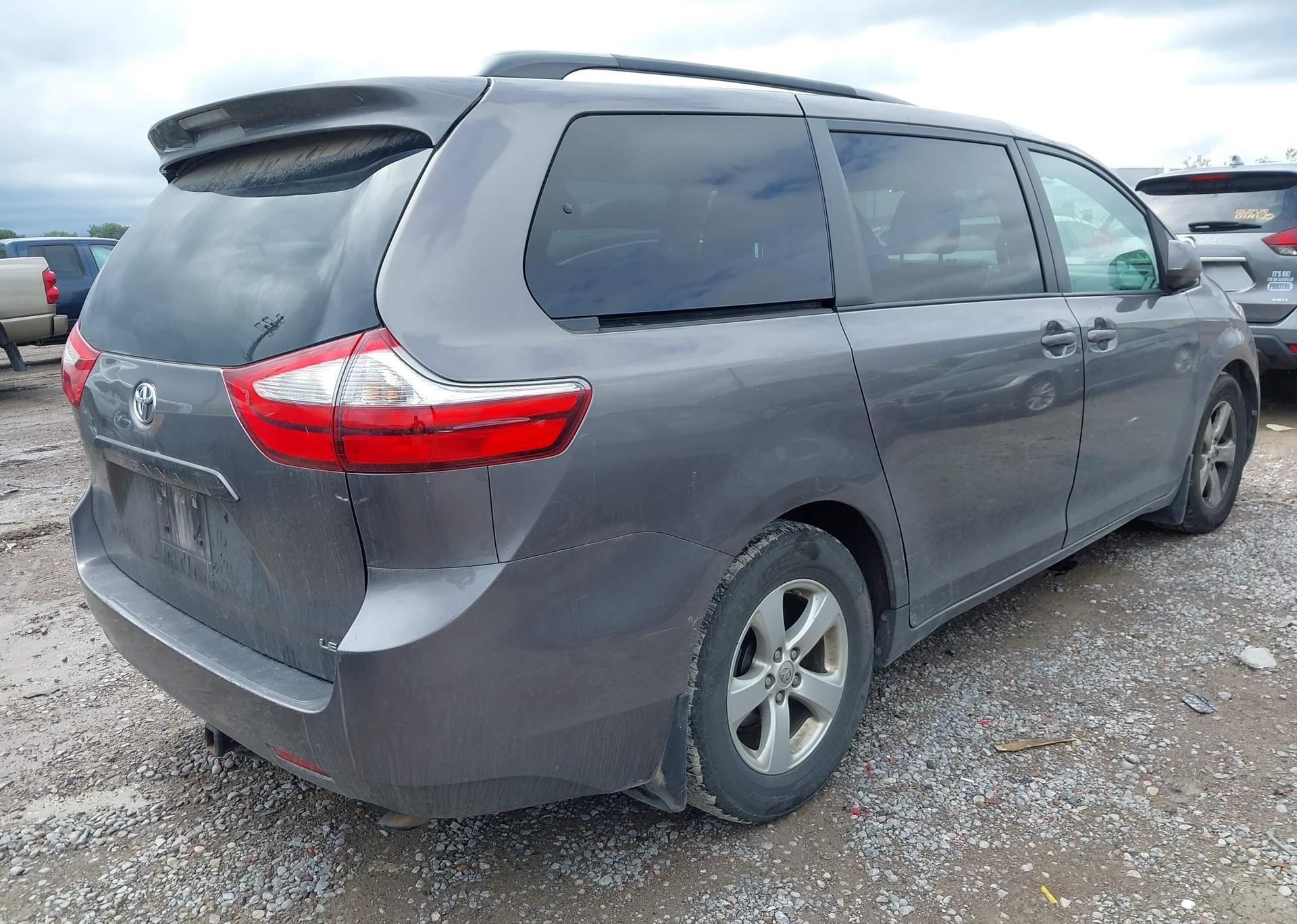 2016 TOYOTA SIENNA LE 8 PASSENGER