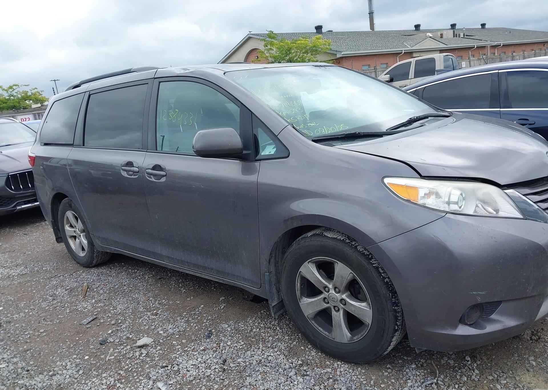 2016 TOYOTA SIENNA LE 8 PASSENGER