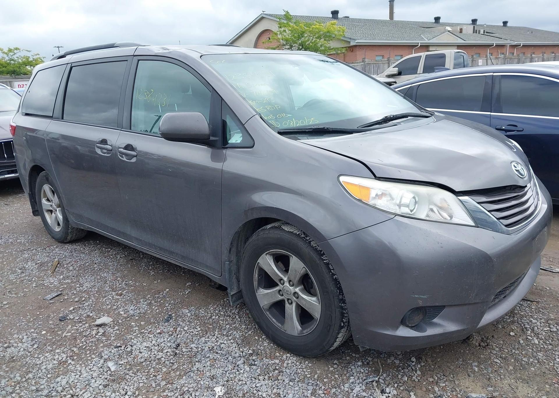 2016 TOYOTA SIENNA LE 8 PASSENGER
