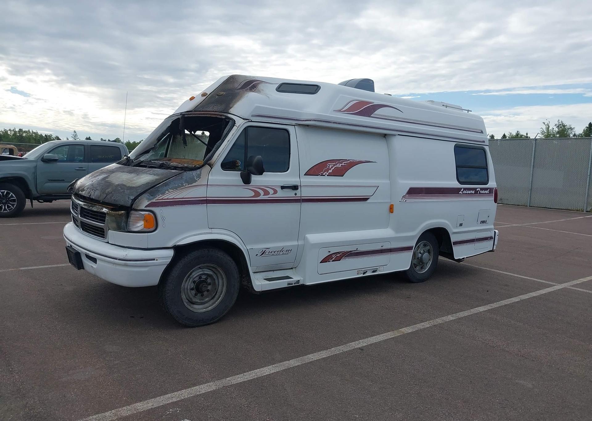 1997 DODGE RAM VAN B3500