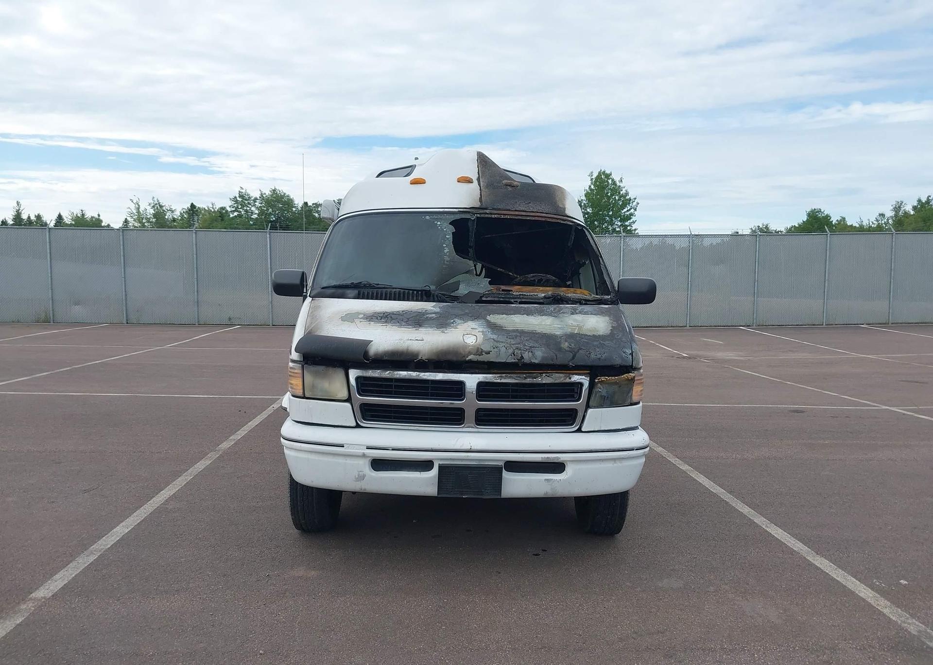 1997 DODGE RAM VAN B3500