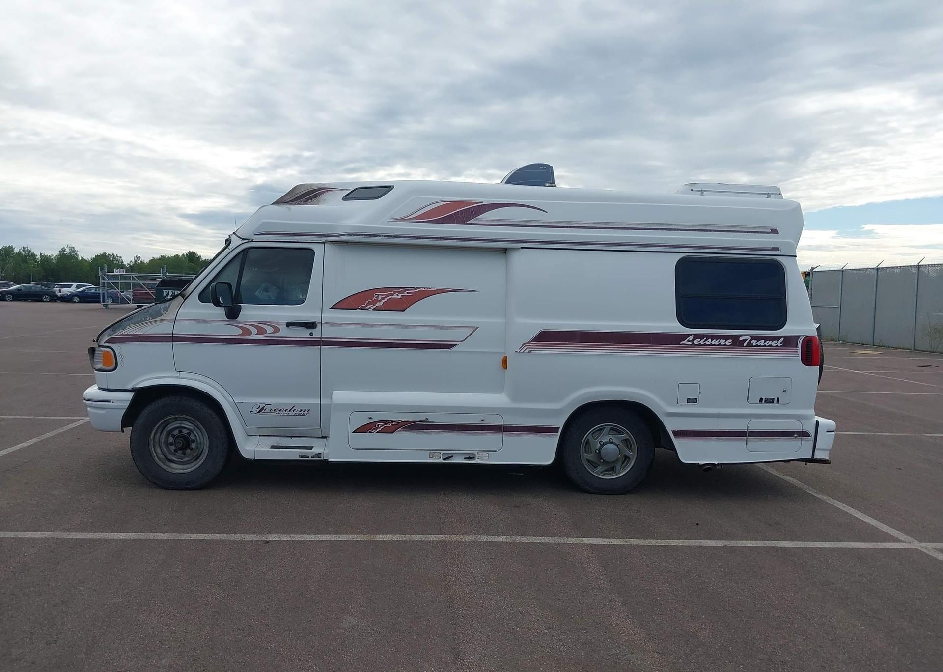 1997 DODGE RAM VAN B3500