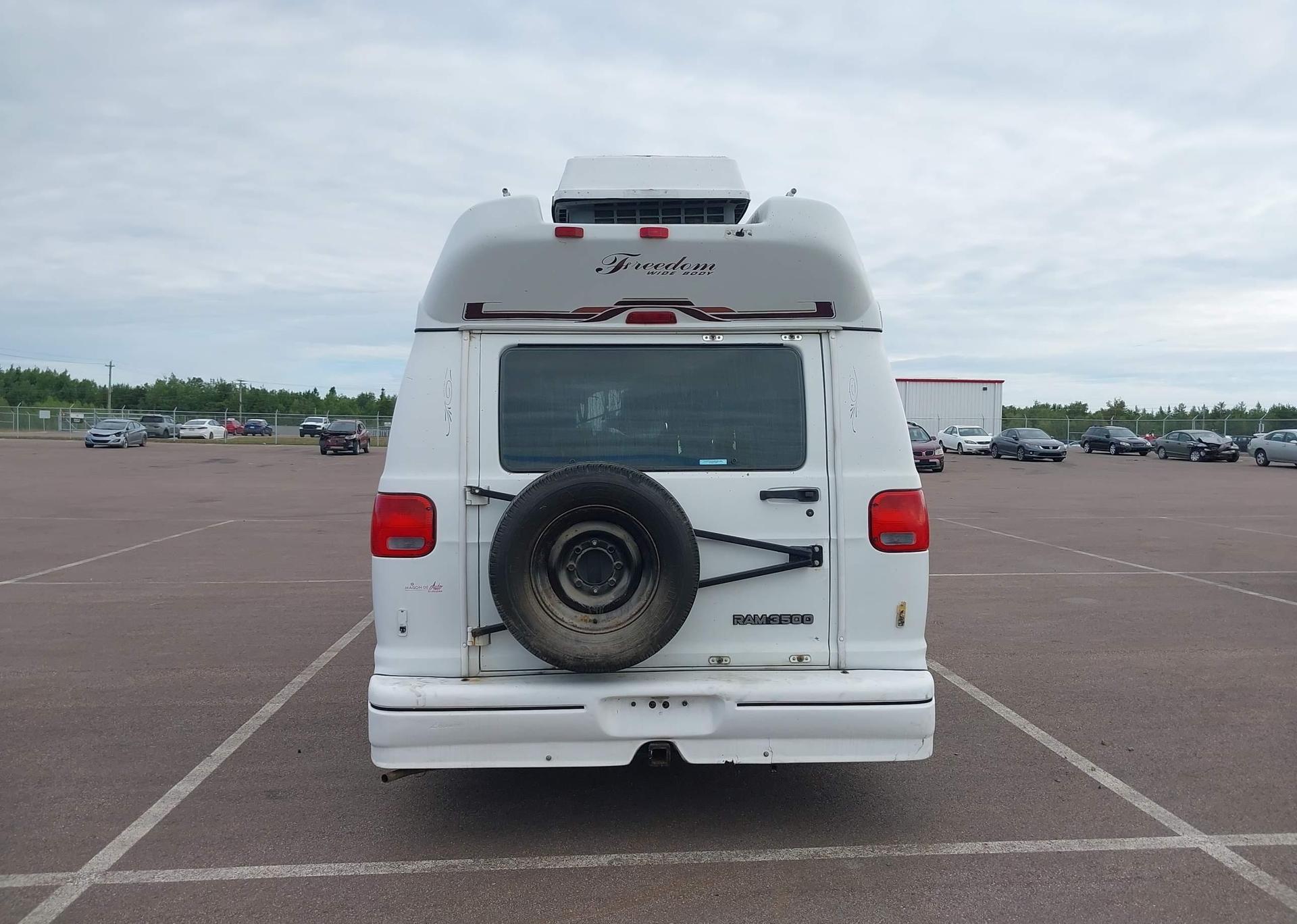 1997 DODGE RAM VAN B3500