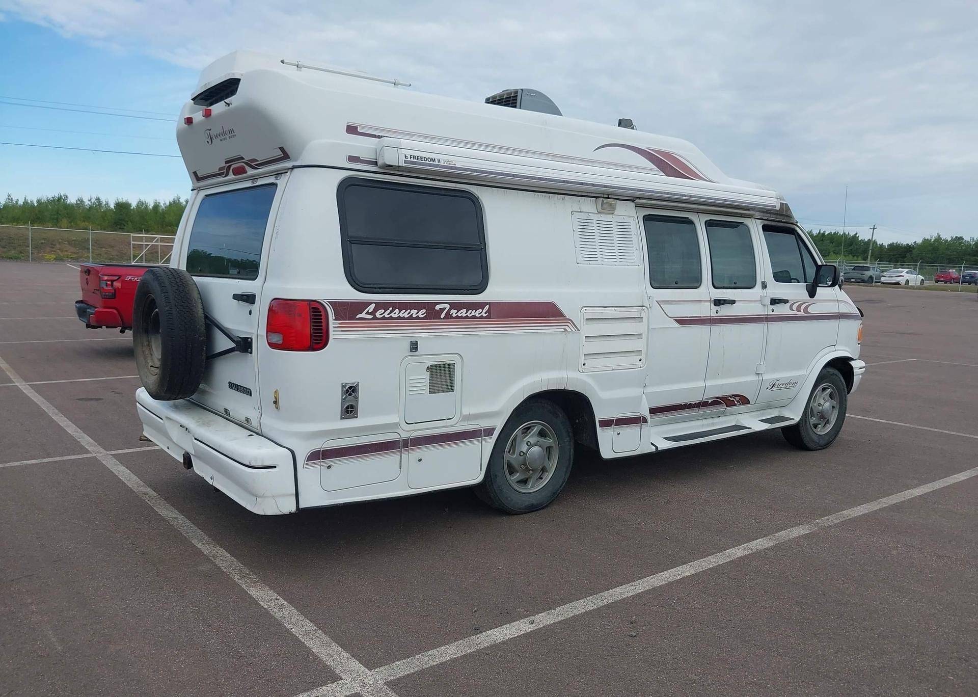 1997 DODGE RAM VAN B3500
