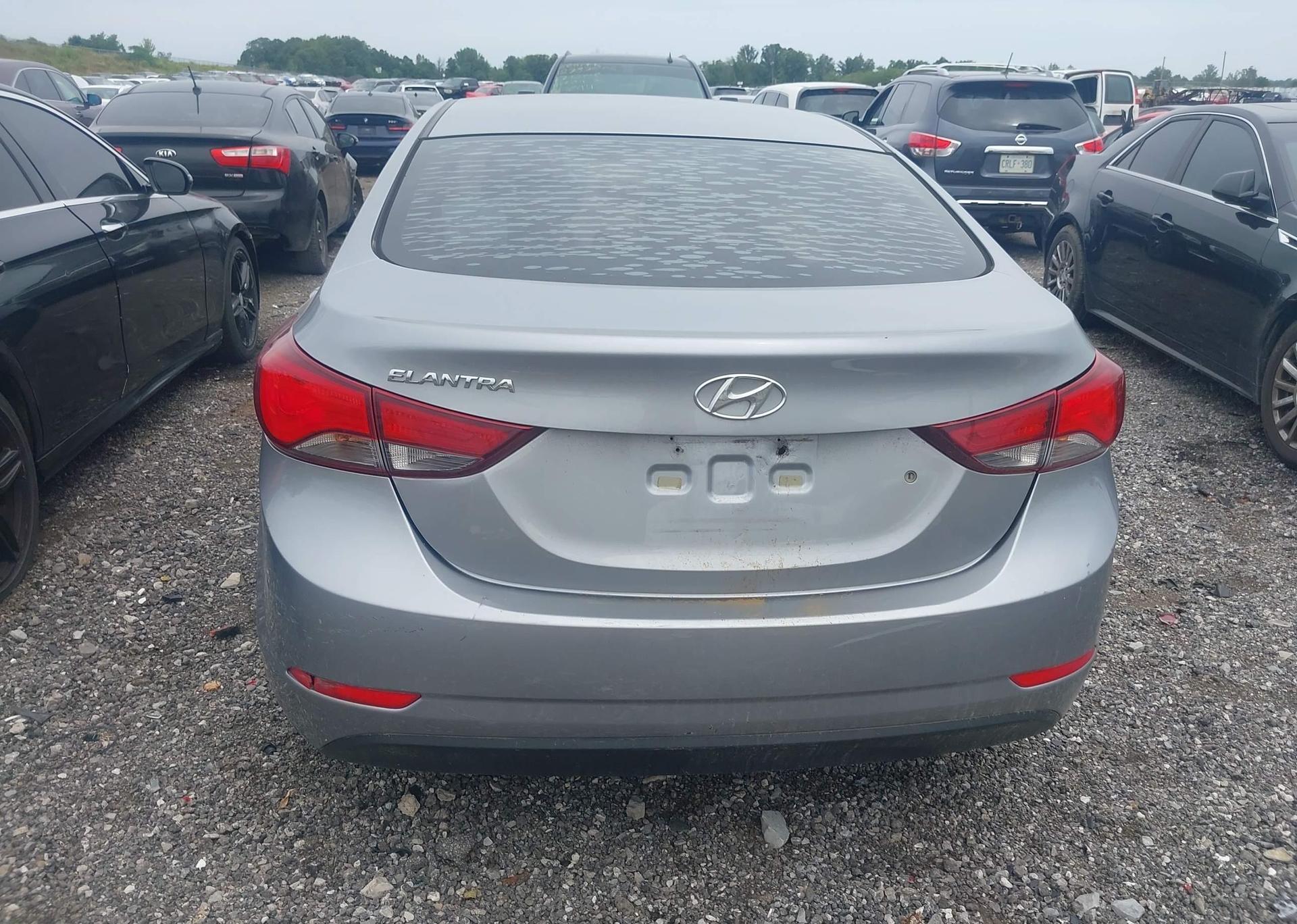 2016 HYUNDAI ELANTRA SE
