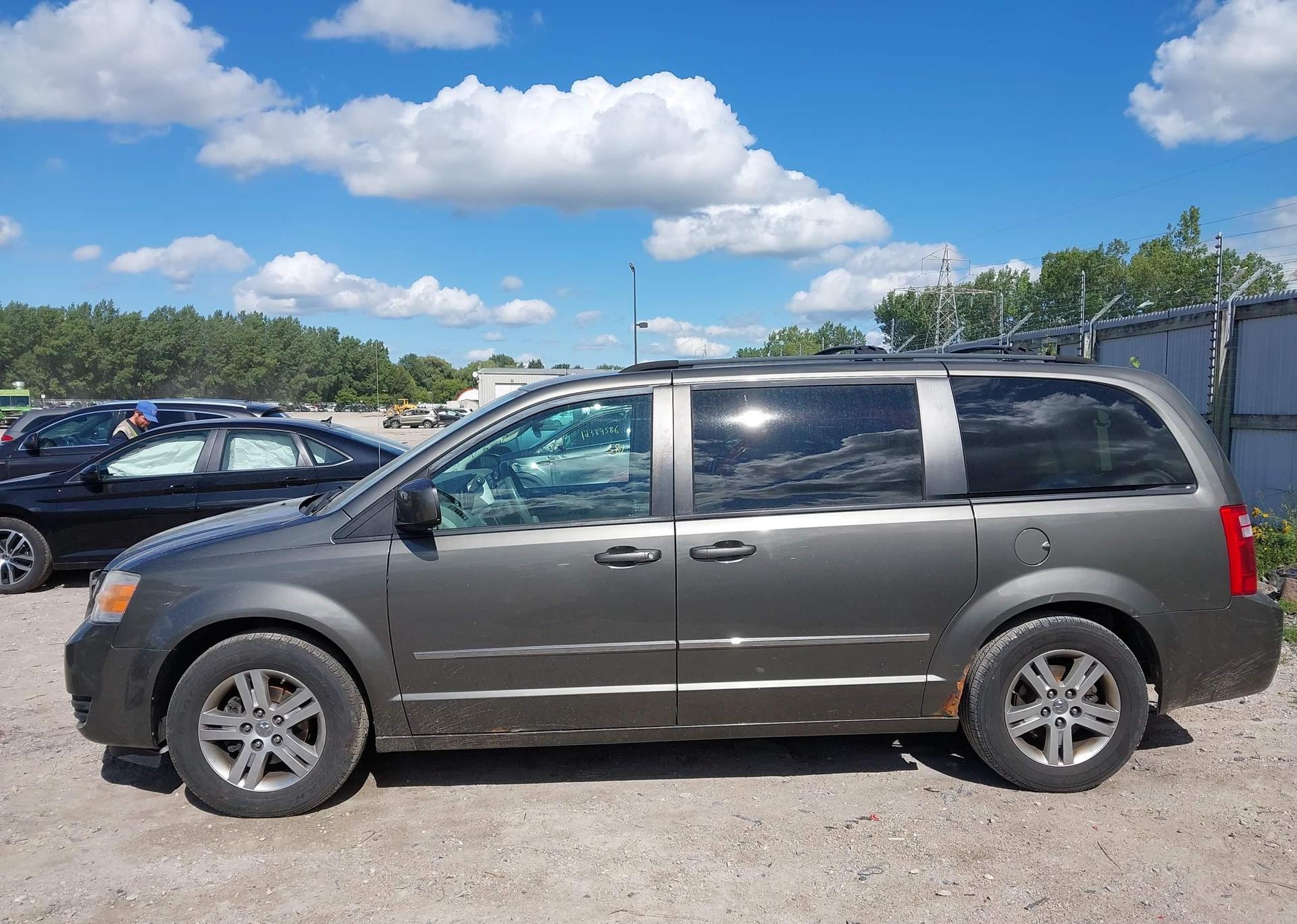 2010 DODGE GRAND CARAVAN SE