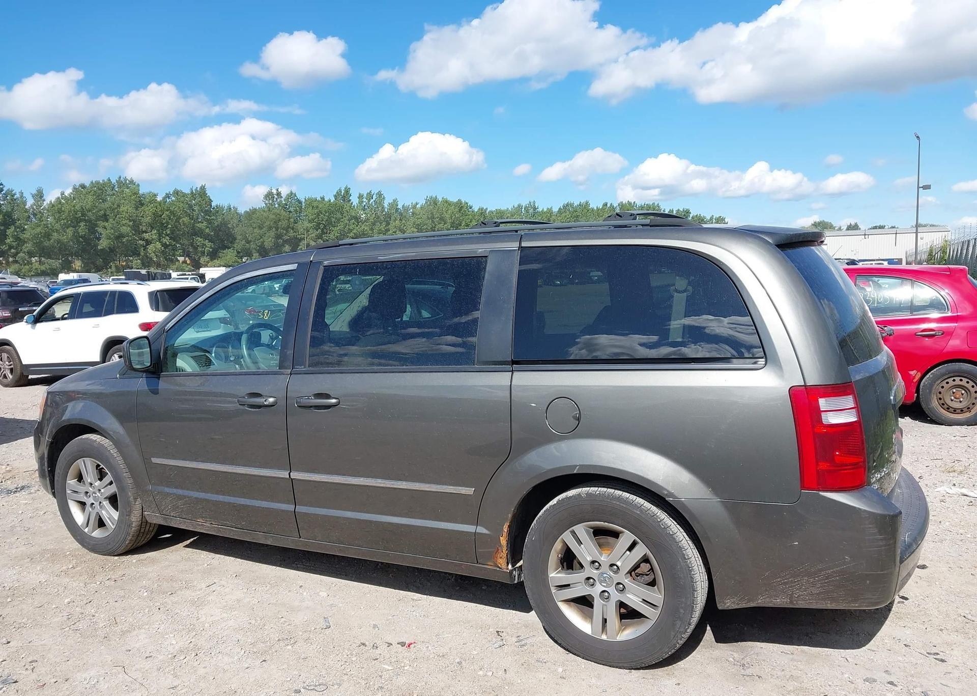 2010 DODGE GRAND CARAVAN SE