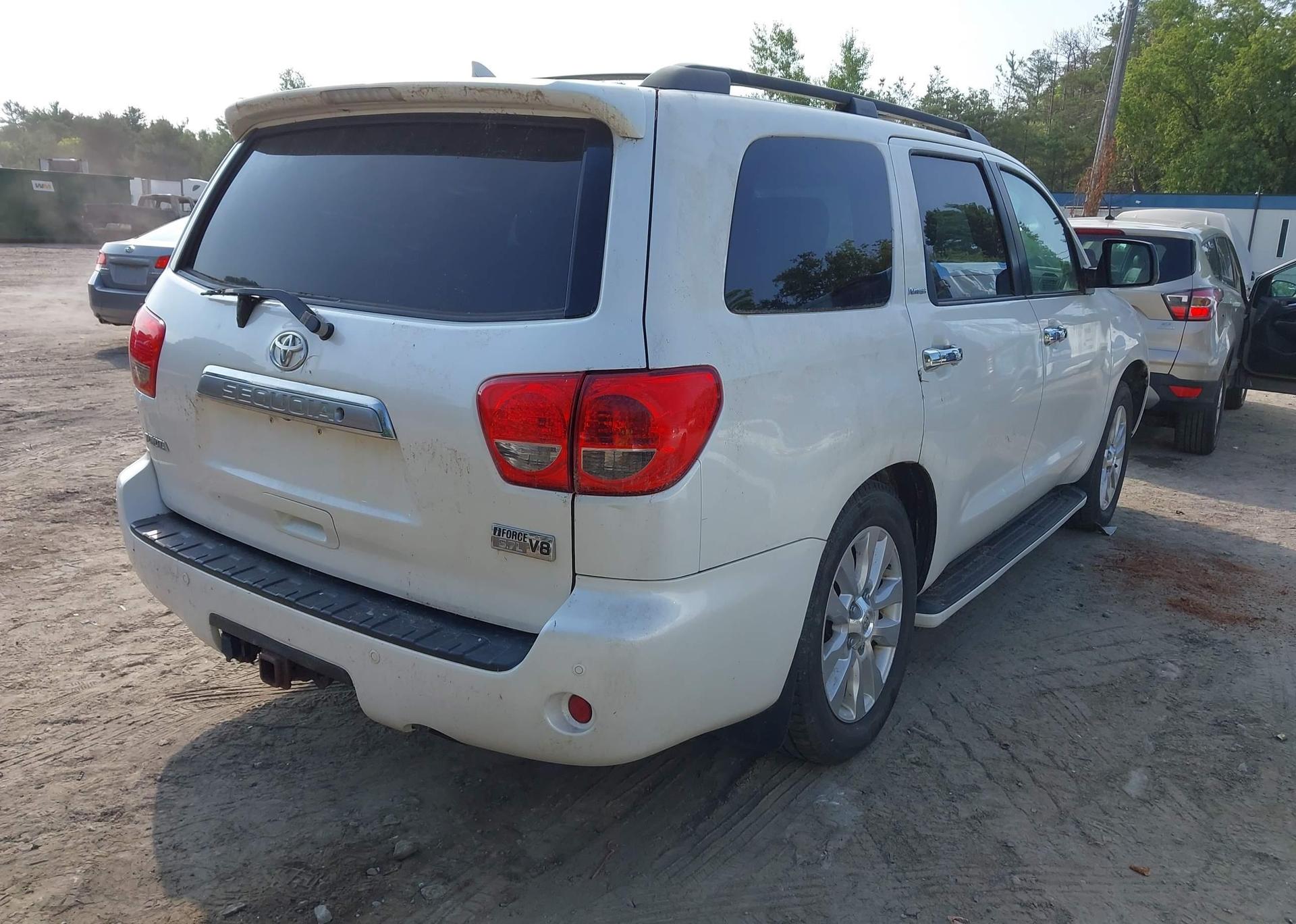 2010 TOYOTA SEQUOIA PLATINUM