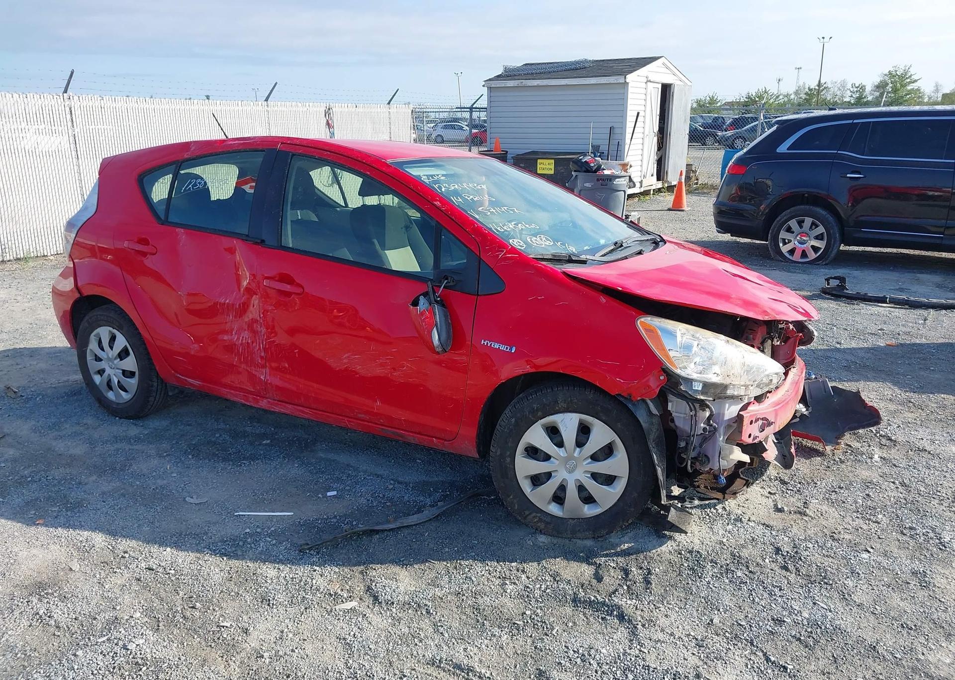 2014 TOYOTA Prius c