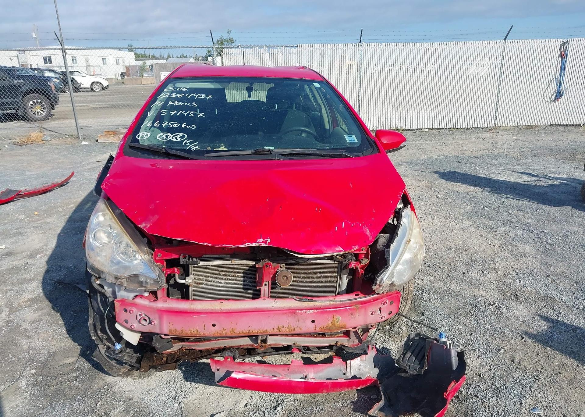 2014 TOYOTA Prius c