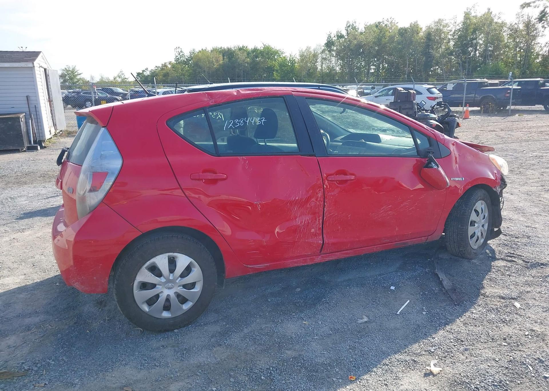 2014 TOYOTA Prius c