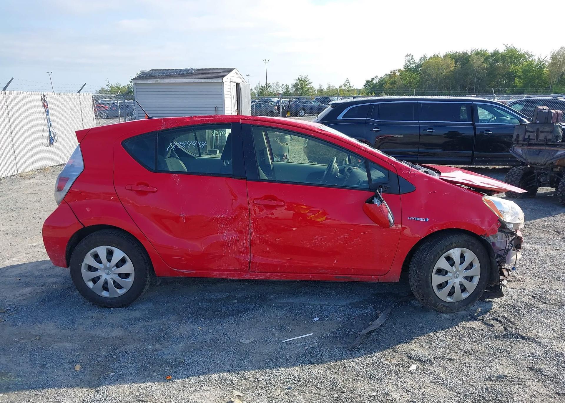 2014 TOYOTA Prius c