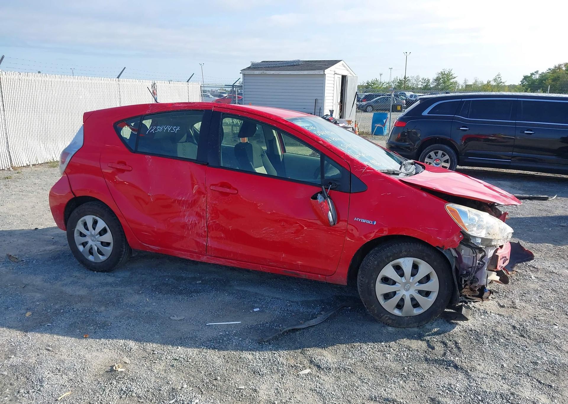2014 TOYOTA Prius c