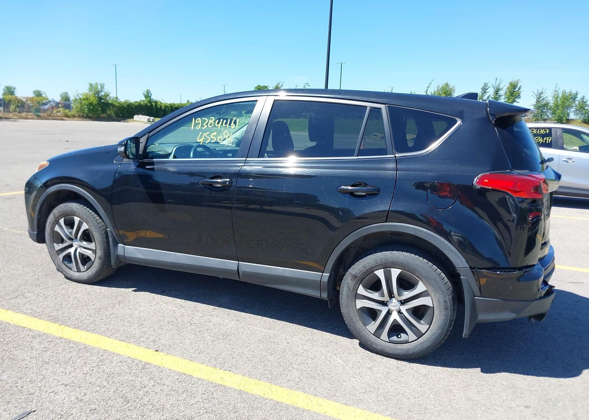 2016 TOYOTA RAV4 LE