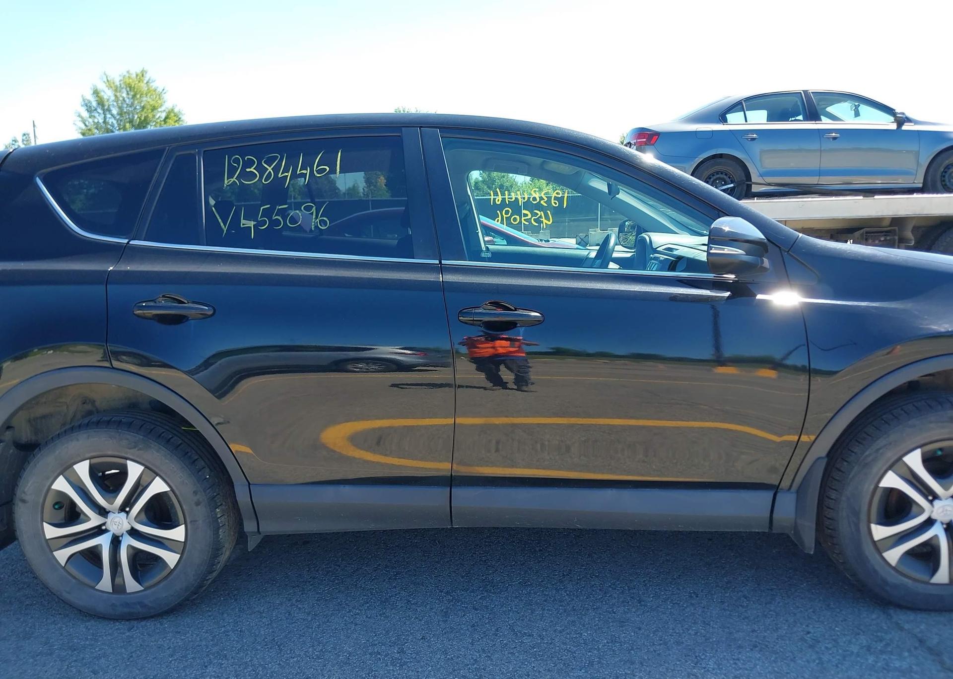 2016 TOYOTA RAV4 LE