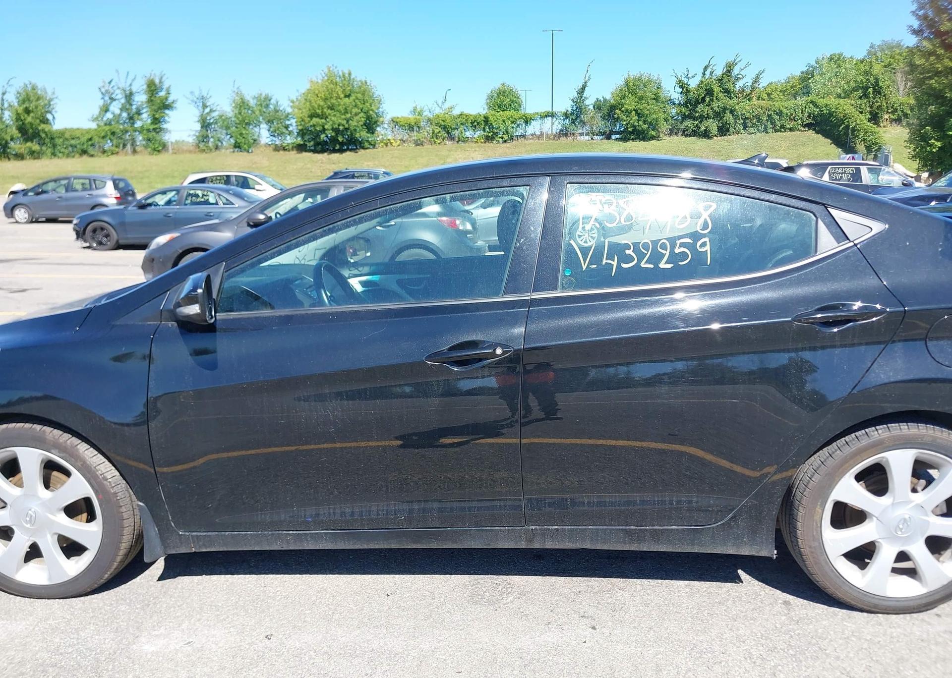 2013 HYUNDAI ELANTRA