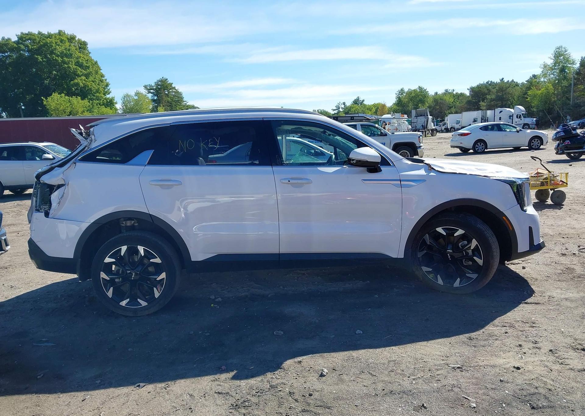 2025 KIA SORENTO EX