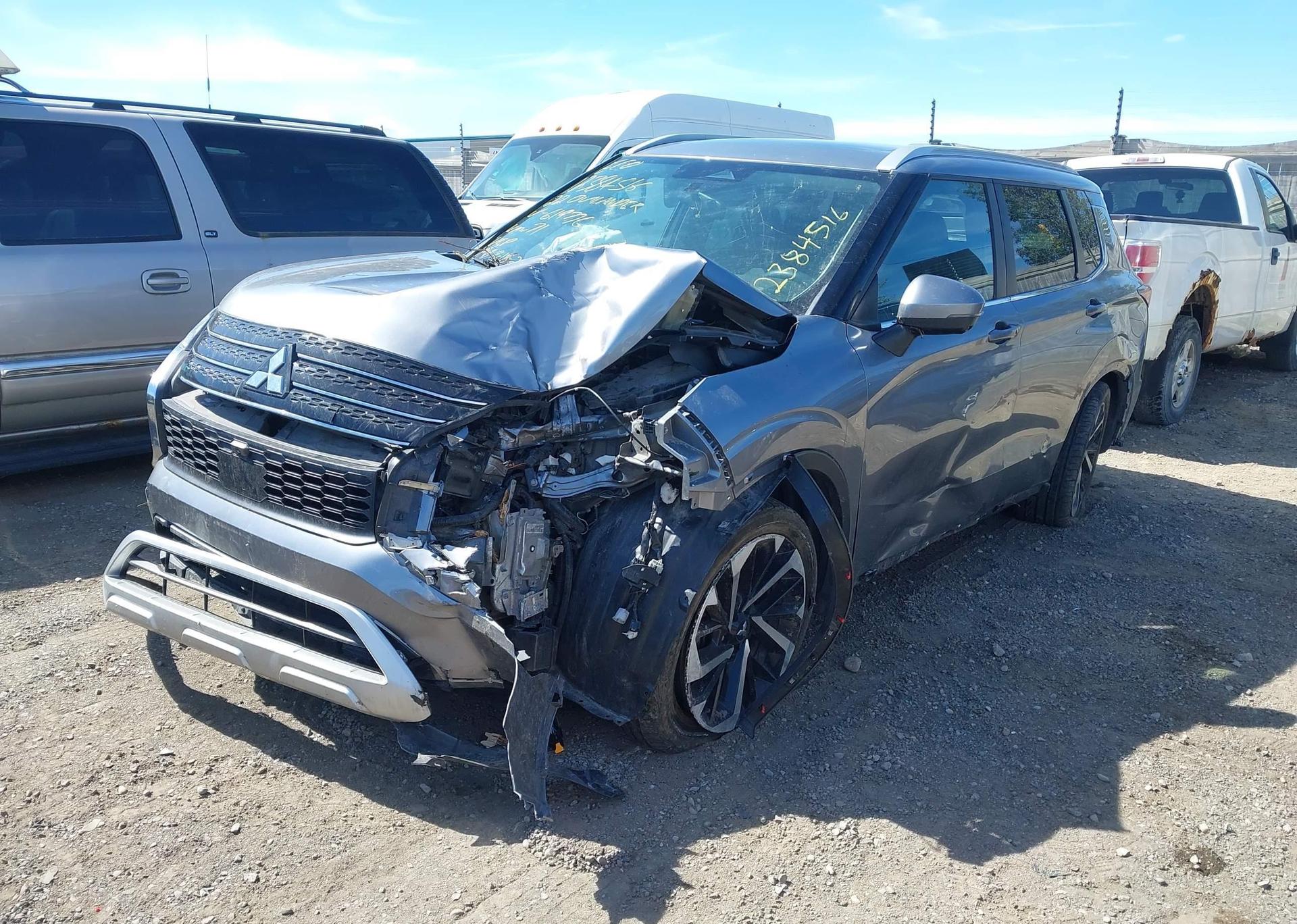 2022 MITSUBISHI OUTLANDER LE