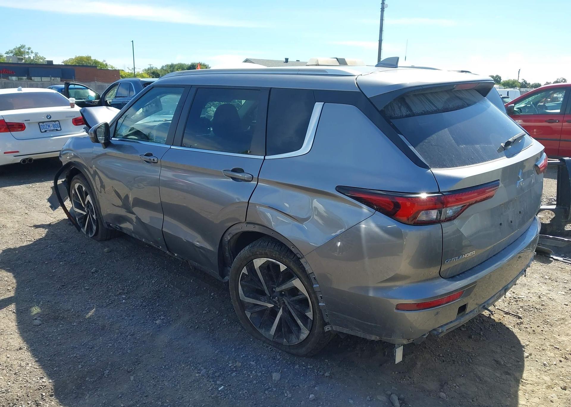 2022 MITSUBISHI OUTLANDER LE