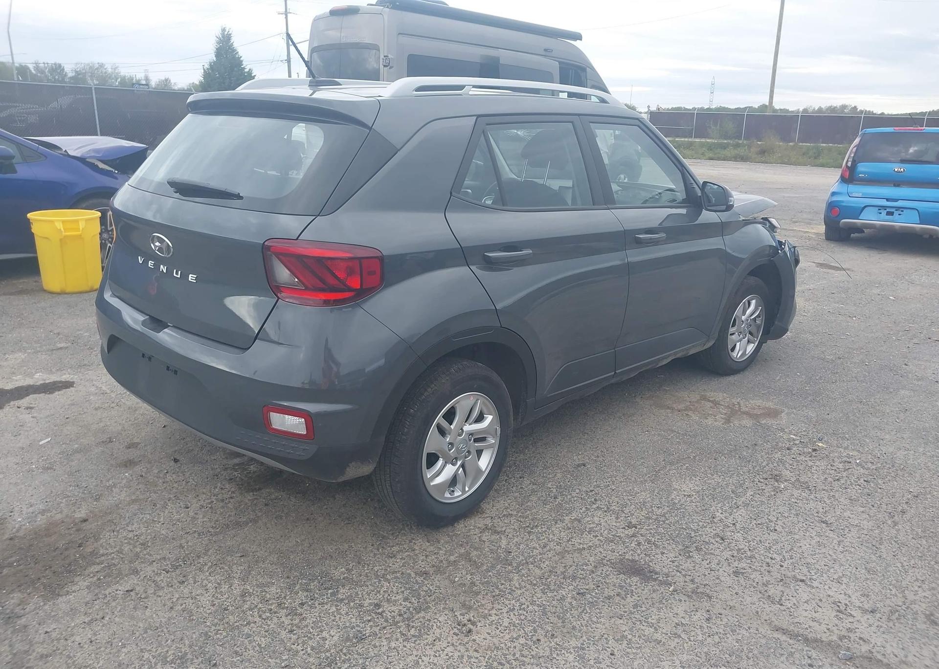 2025 HYUNDAI VENUE SEL