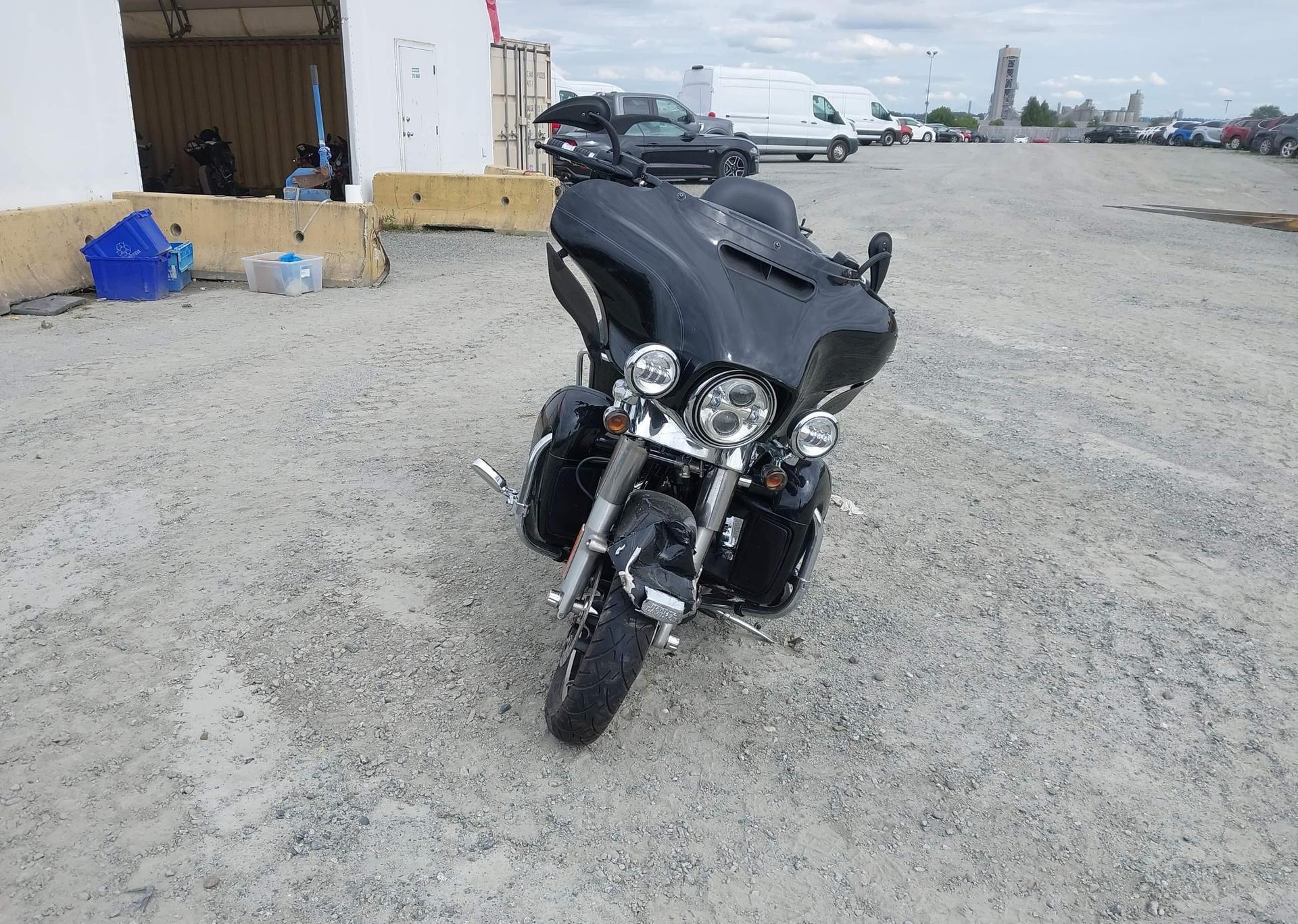 2018 HARLEY-DAVIDSON FLHTCU ULTRA CLASSIC ELECTRA GLD