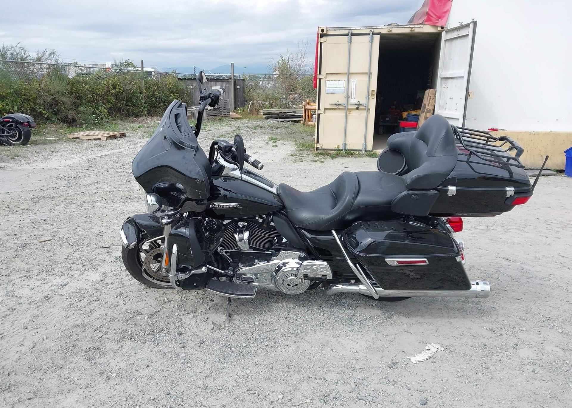 2018 HARLEY-DAVIDSON FLHTCU ULTRA CLASSIC ELECTRA GLD