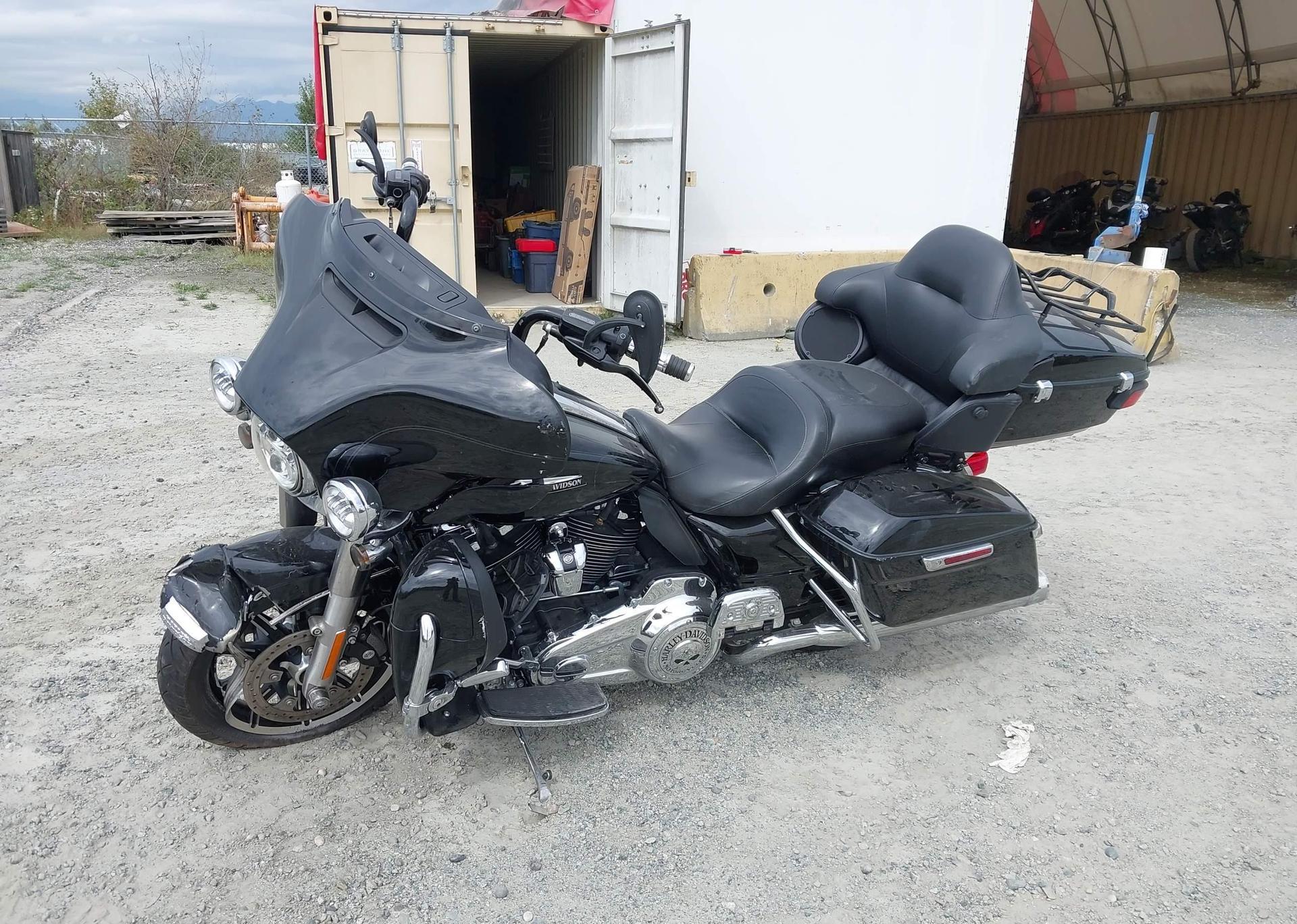 2018 HARLEY-DAVIDSON FLHTCU ULTRA CLASSIC ELECTRA GLD