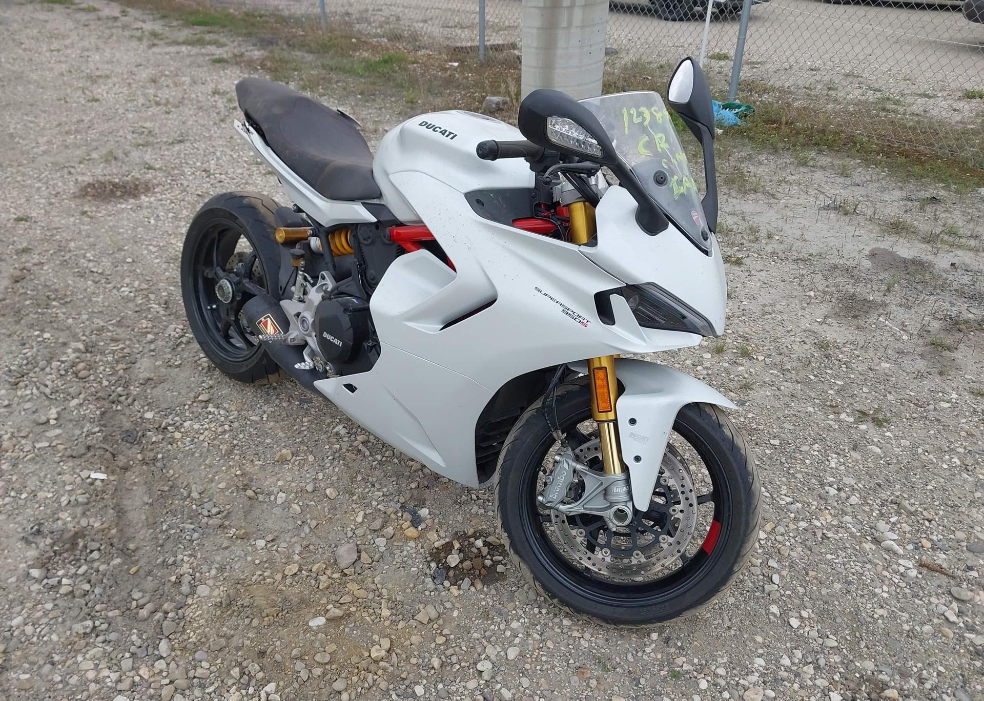 2023 DUCATI Supersport