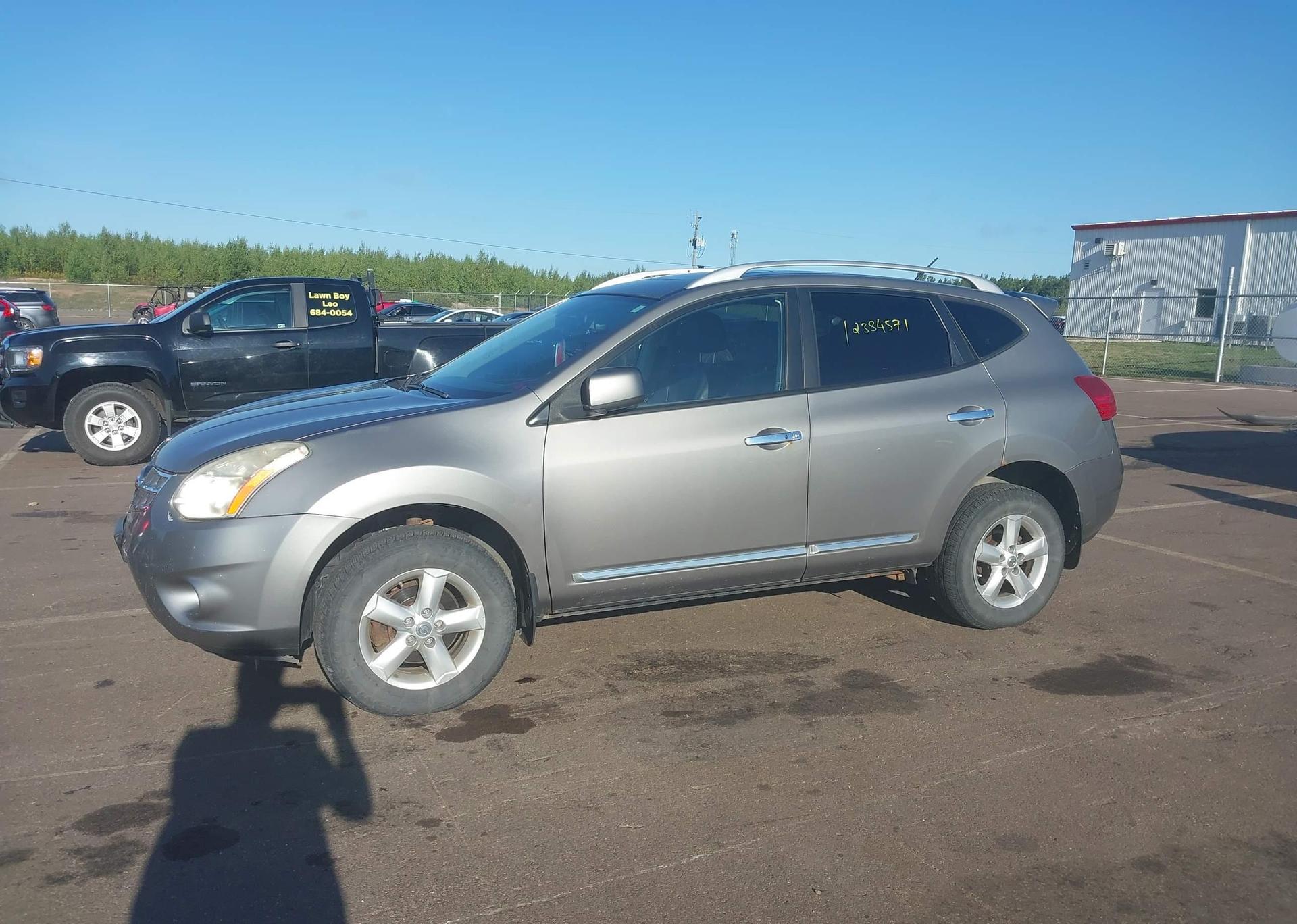 2013 NISSAN ROGUE S