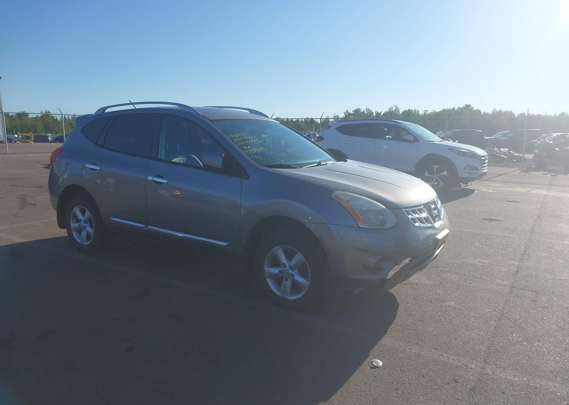 2013 NISSAN ROGUE S