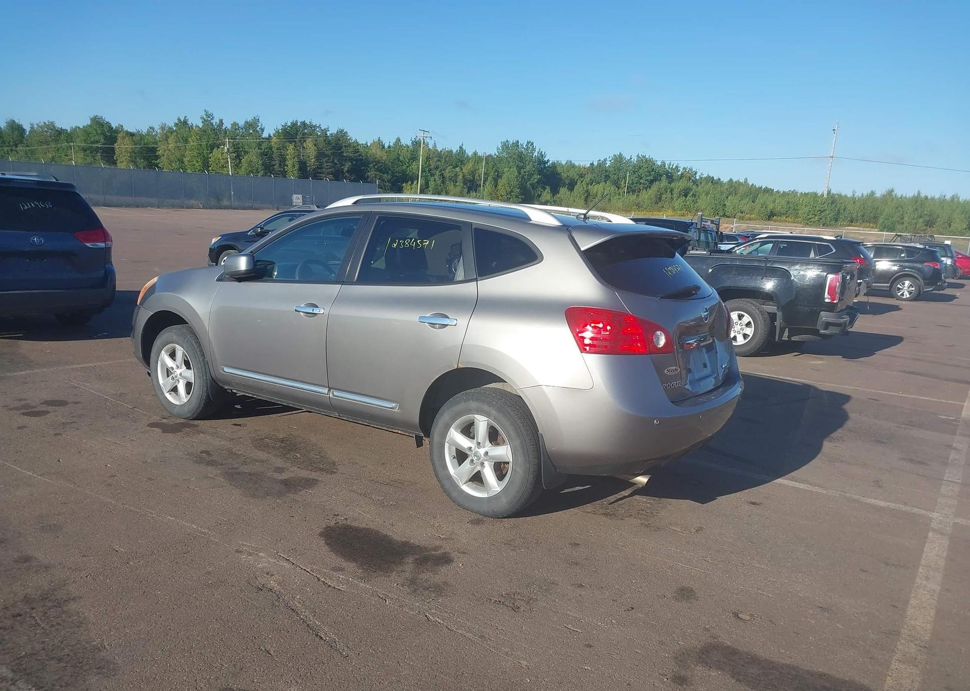 2013 NISSAN ROGUE S
