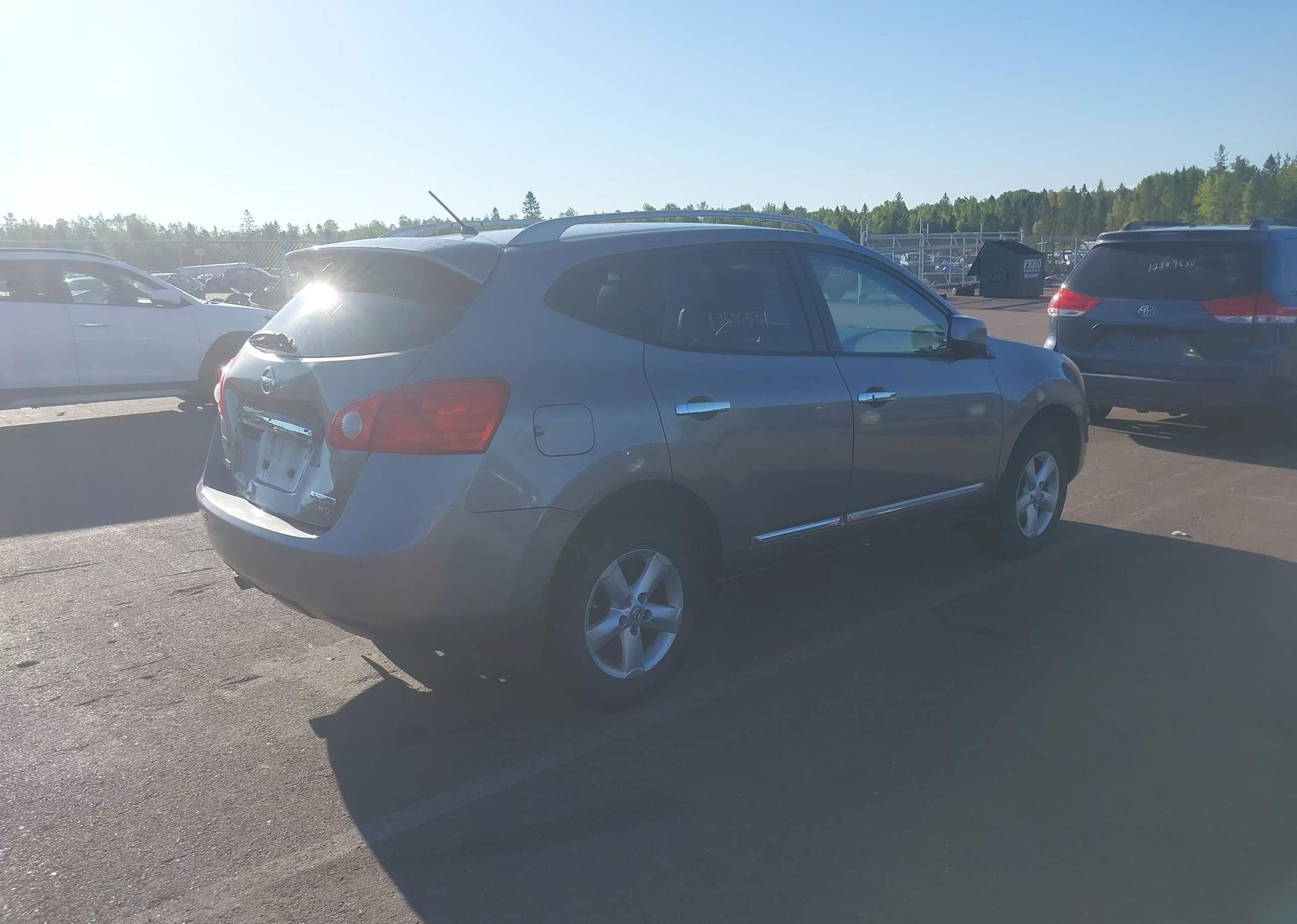 2013 NISSAN ROGUE S