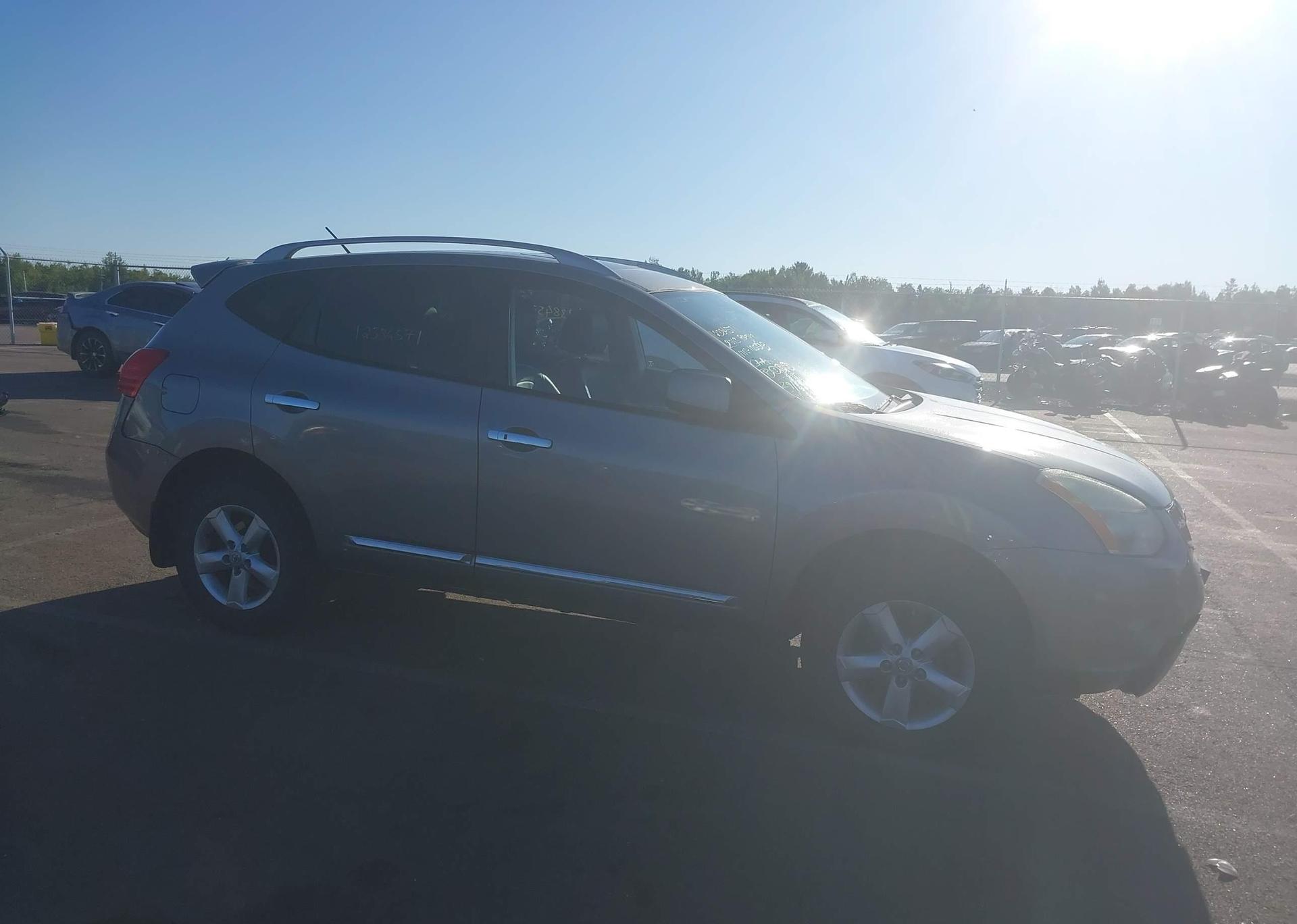 2013 NISSAN ROGUE S