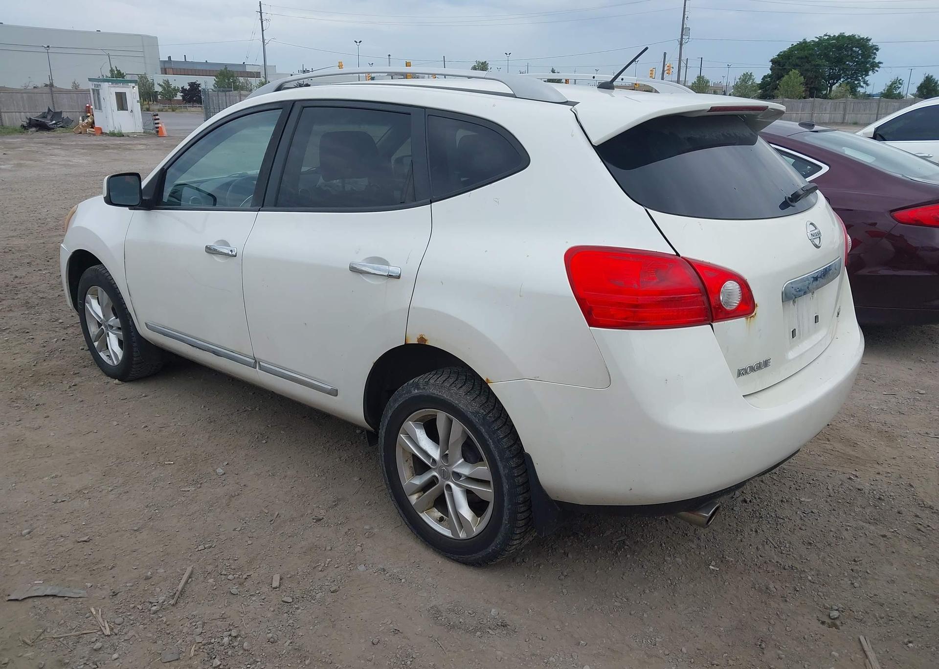 2013 NISSAN ROGUE S