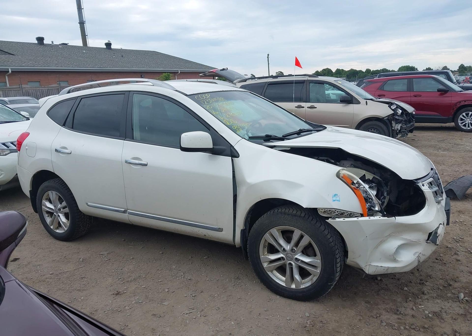 2013 NISSAN ROGUE S