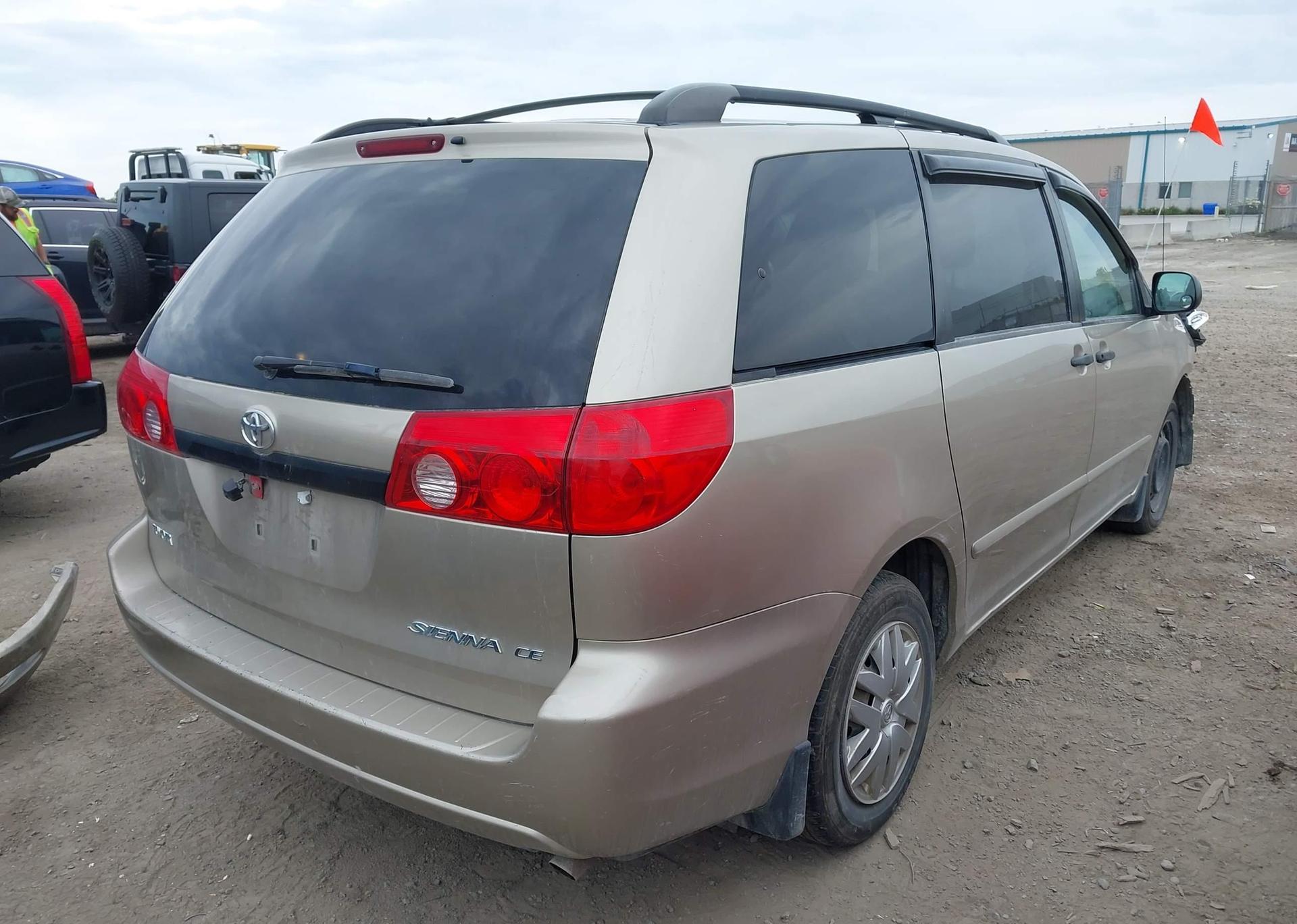 2009 TOYOTA SIENNA CE 8 PASSENGER