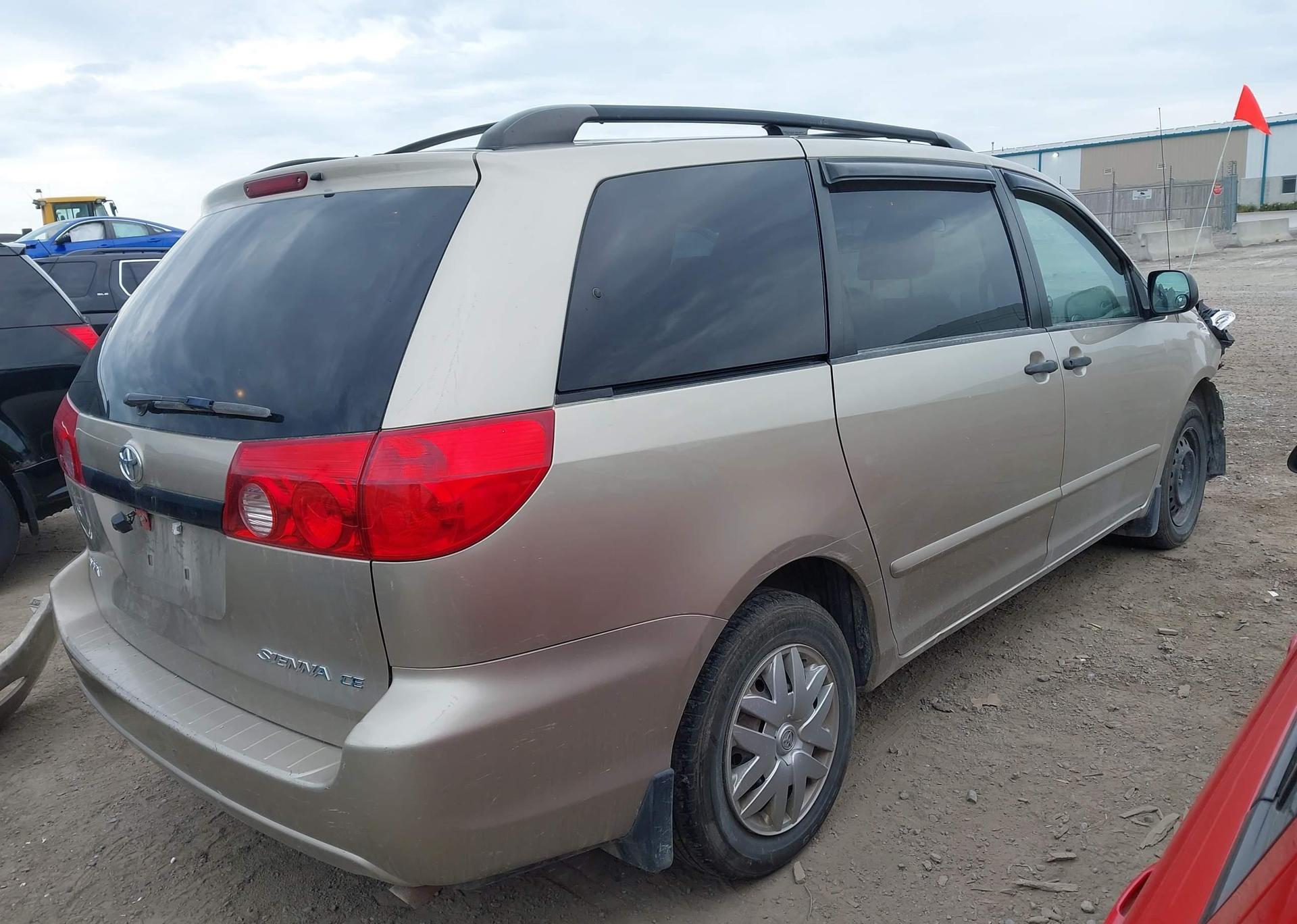 2009 TOYOTA SIENNA CE 8 PASSENGER