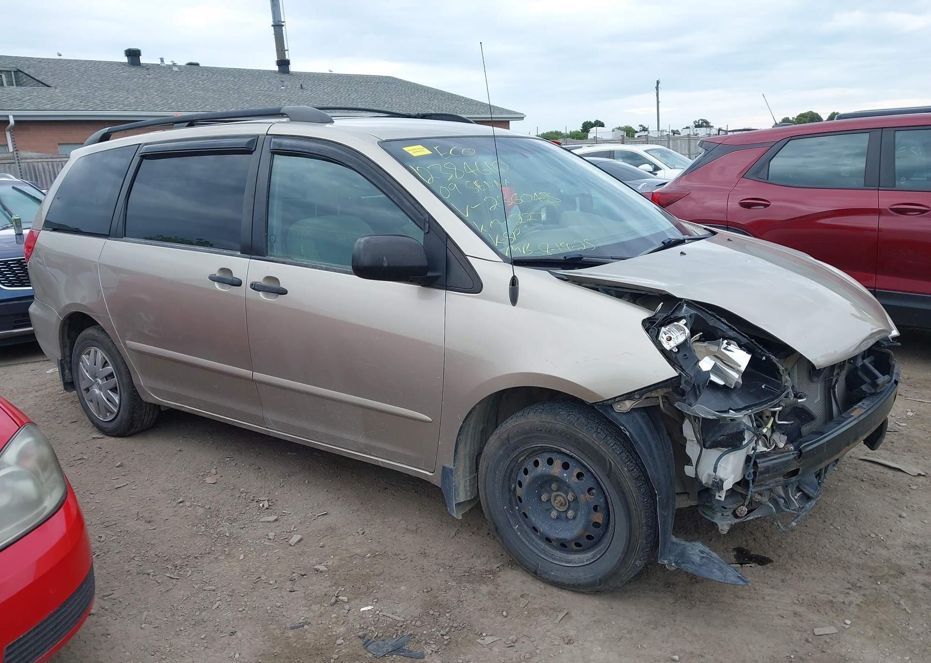 2009 TOYOTA SIENNA CE 8 PASSENGER