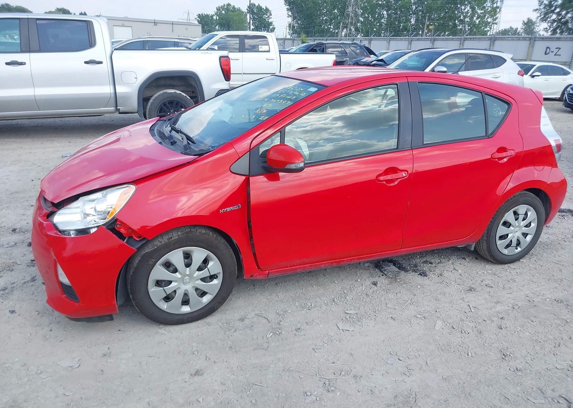2014 TOYOTA Prius c