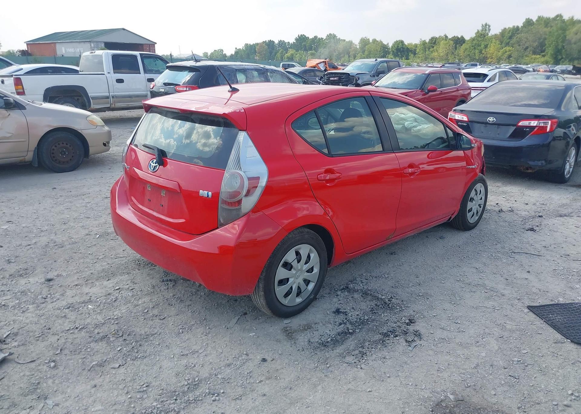 2014 TOYOTA Prius c