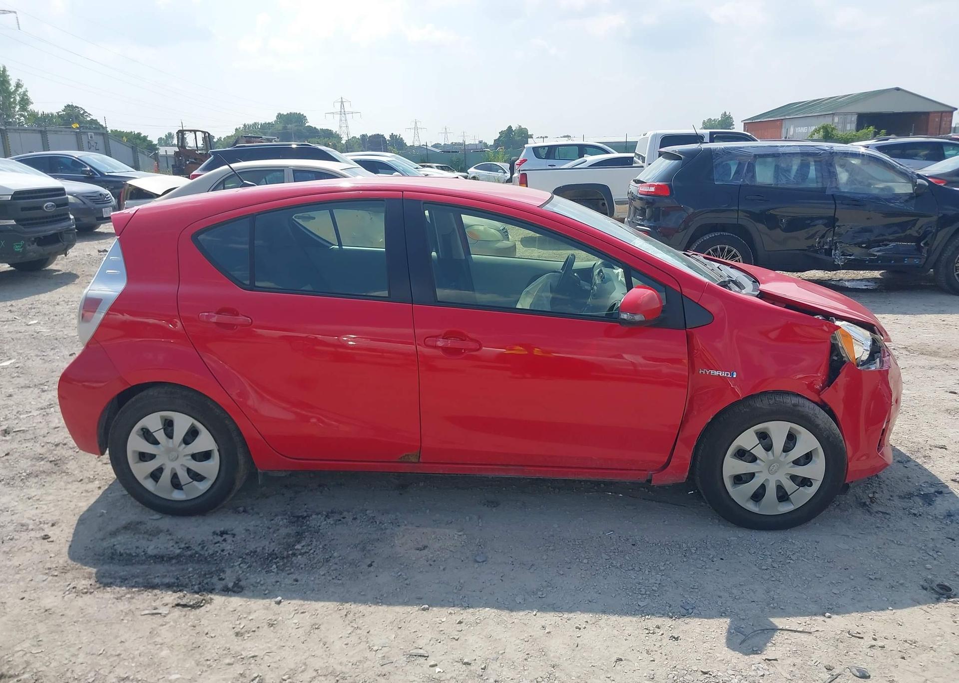 2014 TOYOTA Prius c