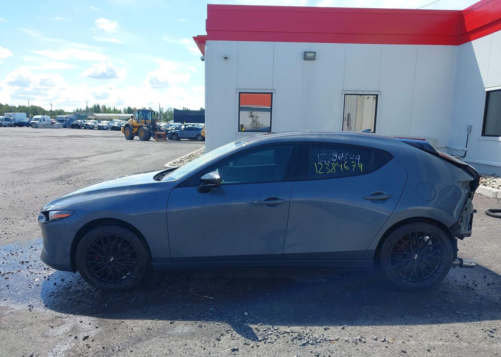 2023 MAZDA 3 PREMIUM