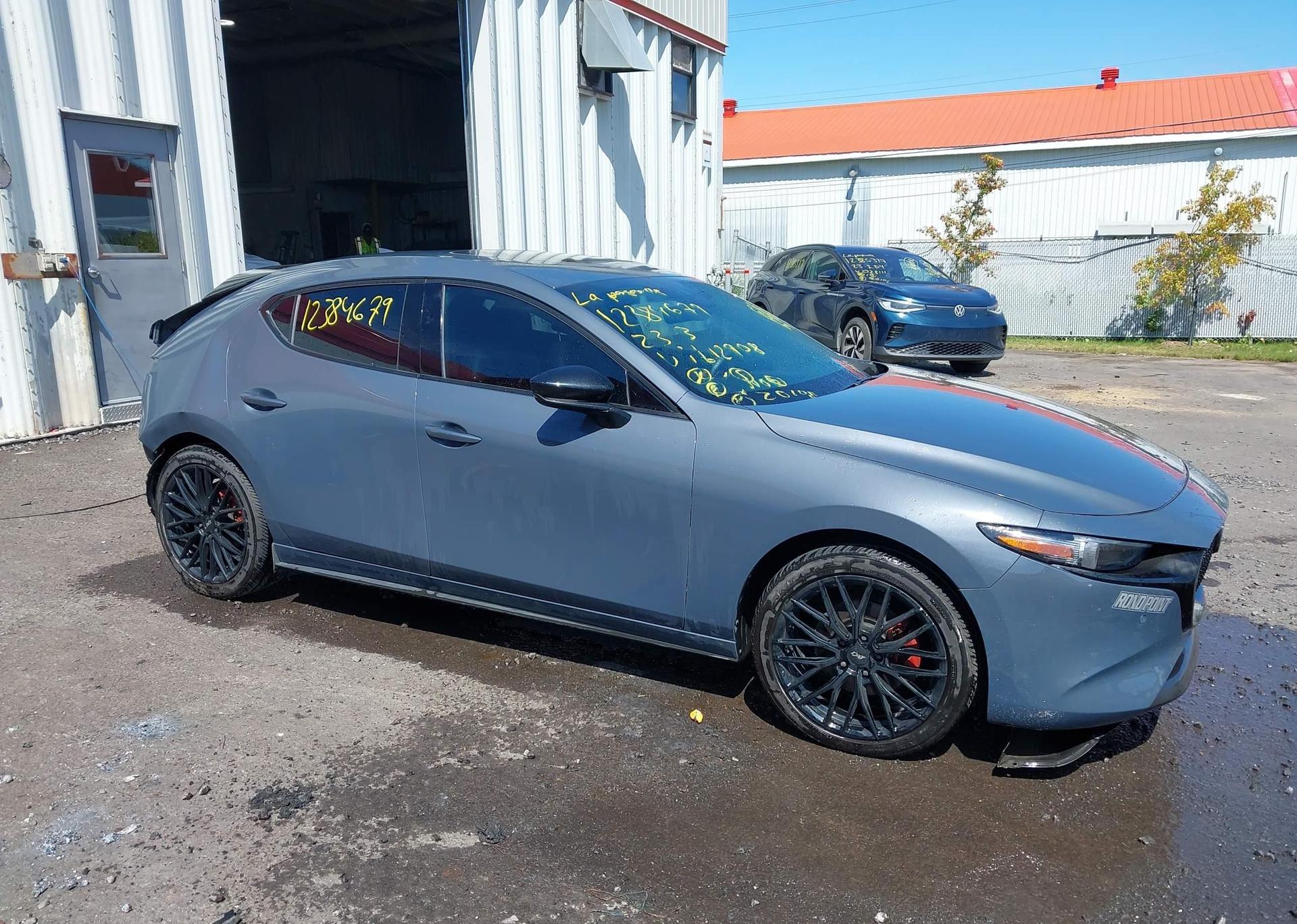 2023 MAZDA 3 PREMIUM